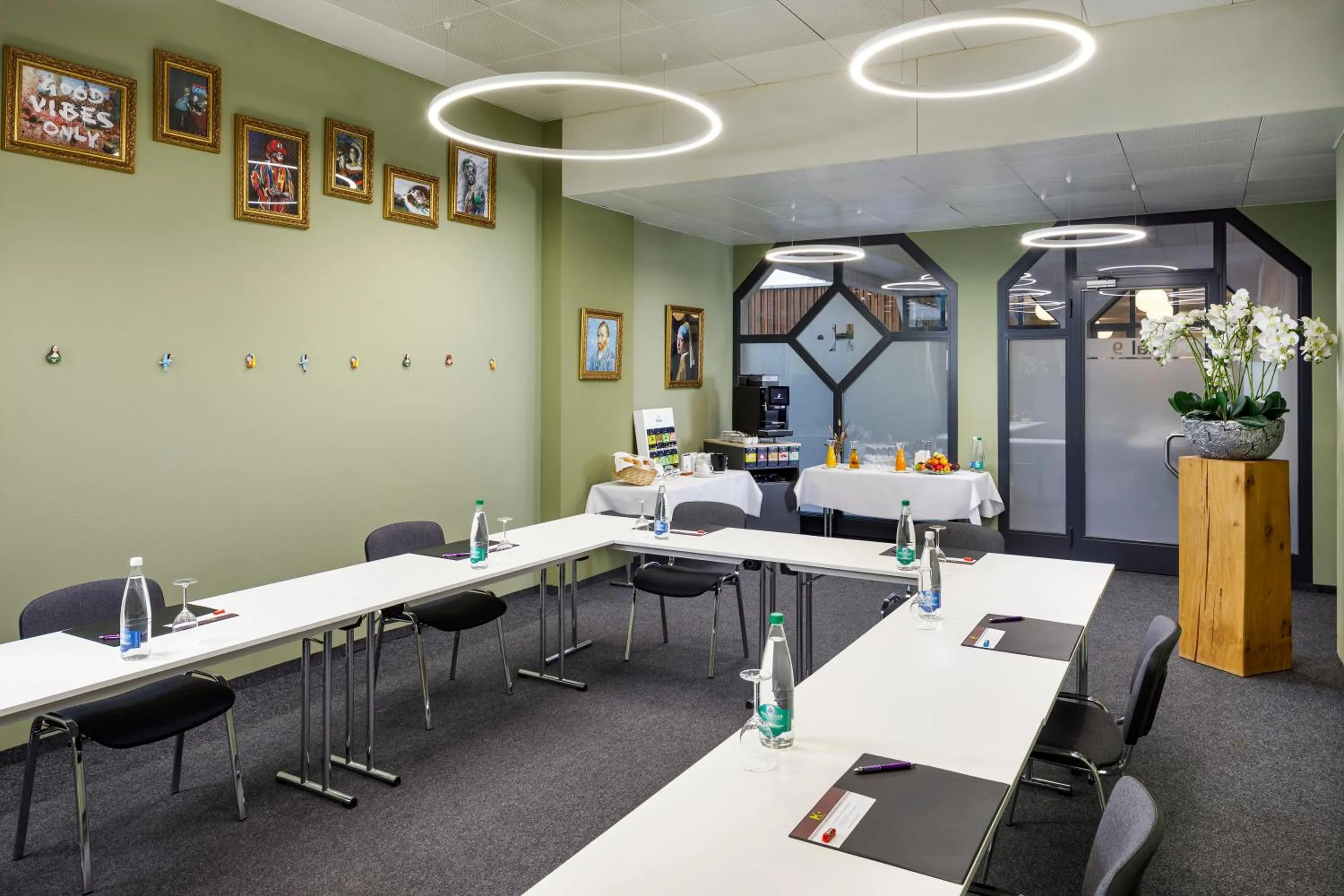 Seating area in Hotel Olten Swiss Quality