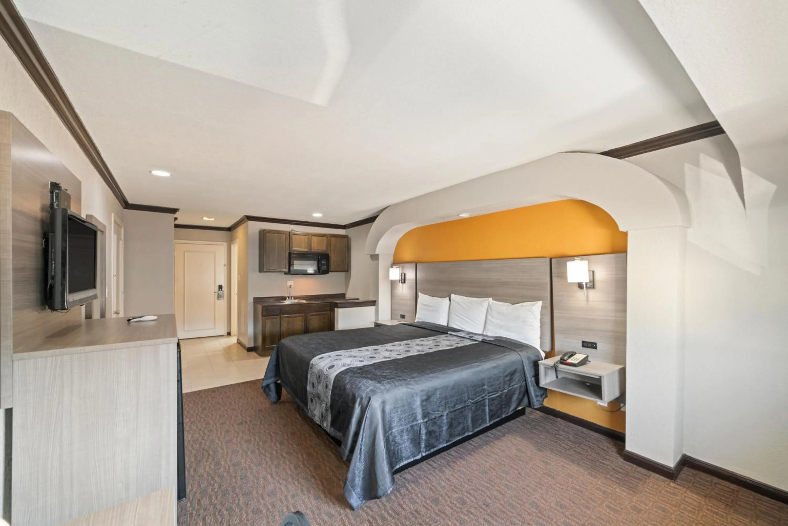 Bed in Americas Best Value Inn & Suites Brenham