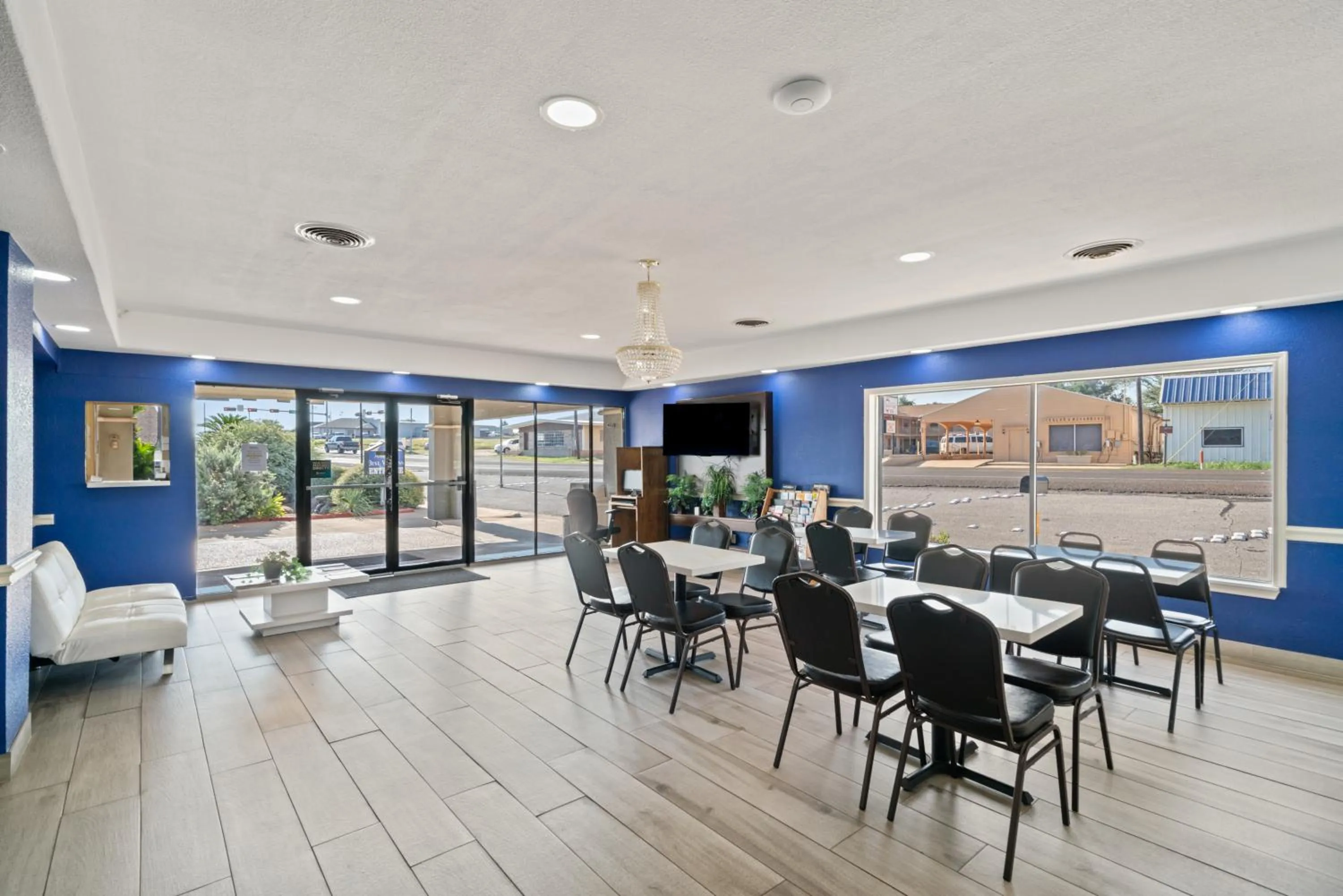 Seating area in Americas Best Value Inn & Suites Brenham