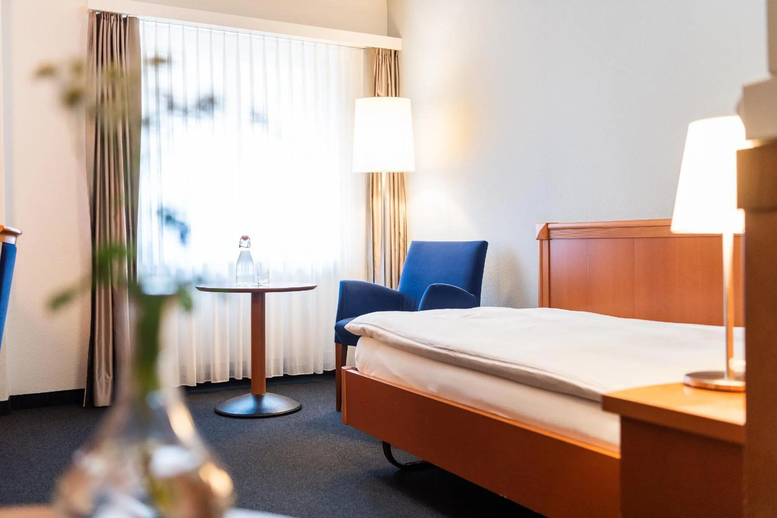 Bed in Hotel Schiff am Rhein