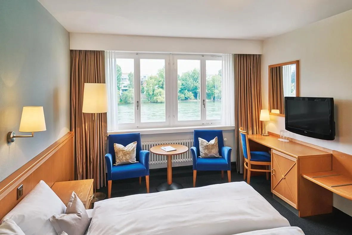 Bed in Hotel Schiff am Rhein