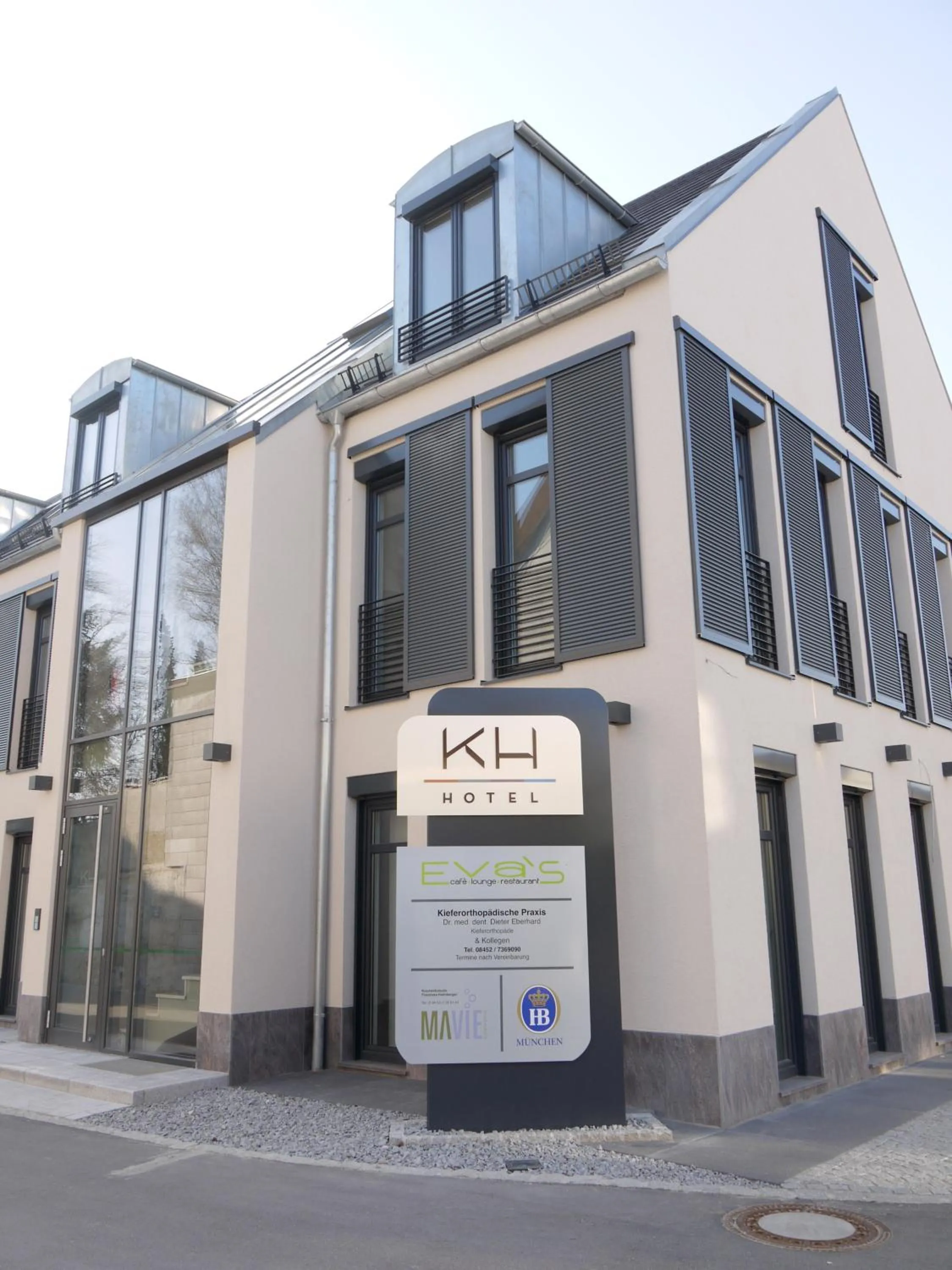 Facade/entrance in KH Hotel mit Restaurant