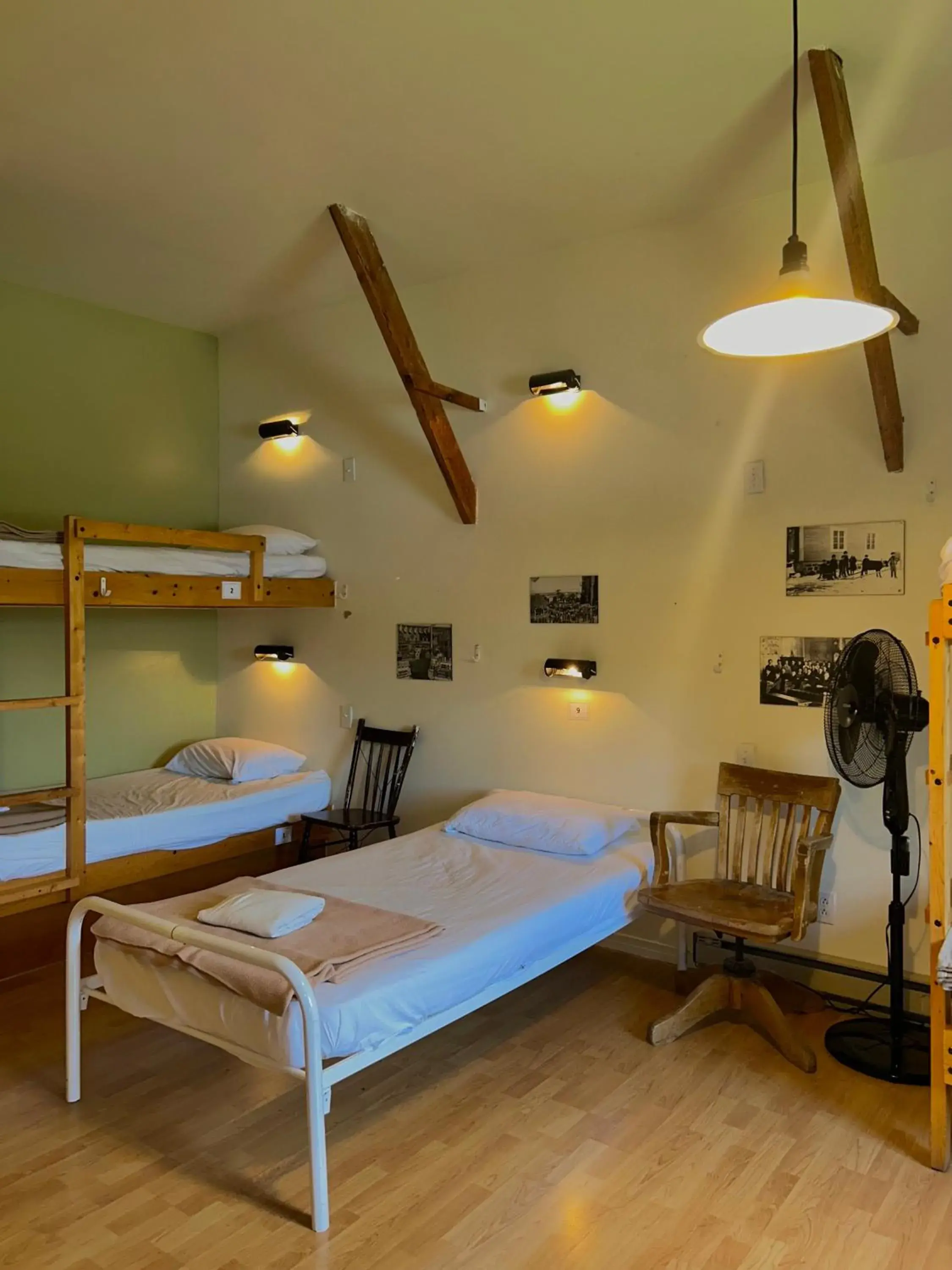 Bed in 9-Bed Mixed Dormitory Room in Auberge Internationale de Rivière-du-Loup O76381 Bed in 9-Bed Mixed Dormitory Room in Auberge Internationale de Rivière-du-Loup O76381