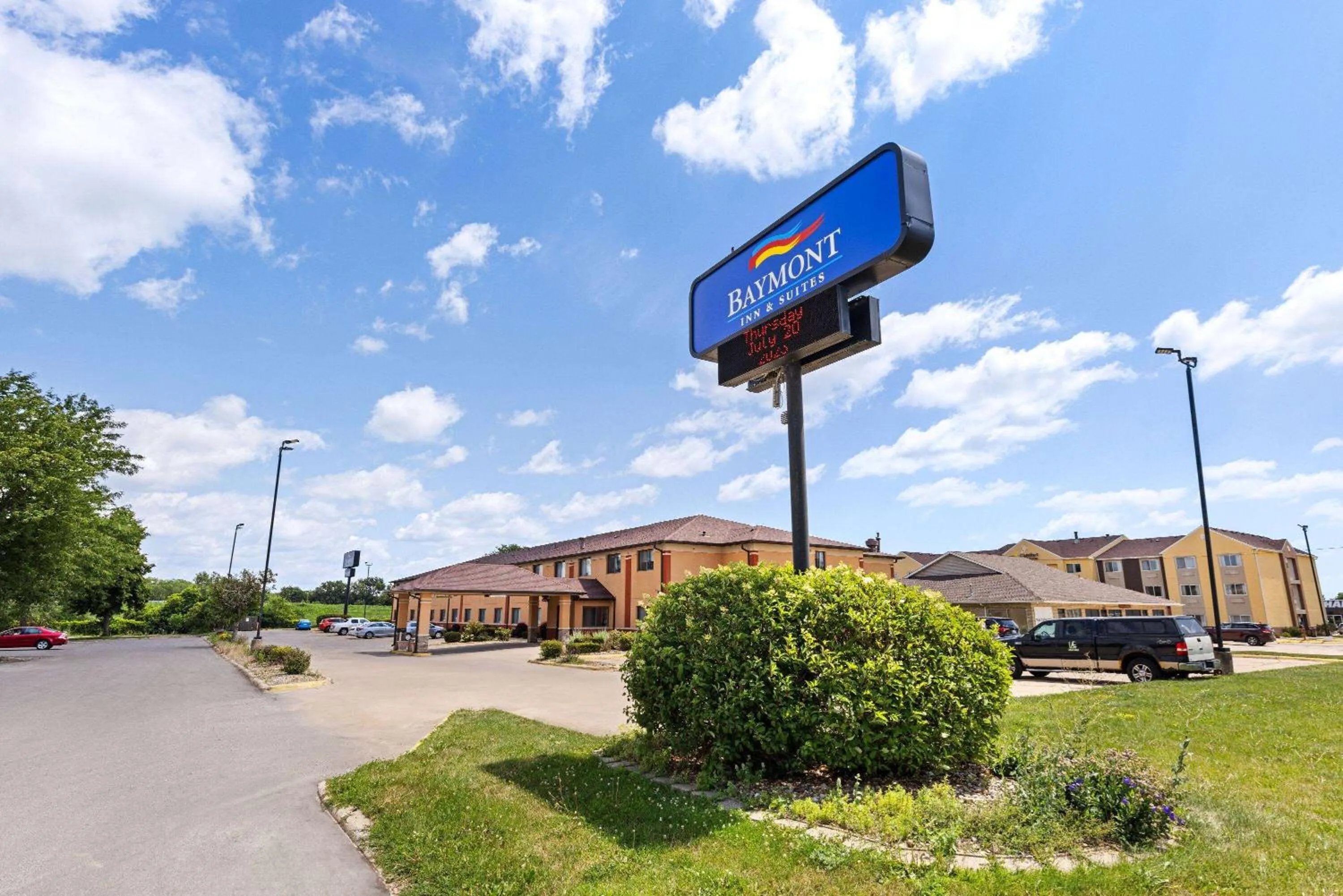 Property building in Baymont by Wyndham Waterloo