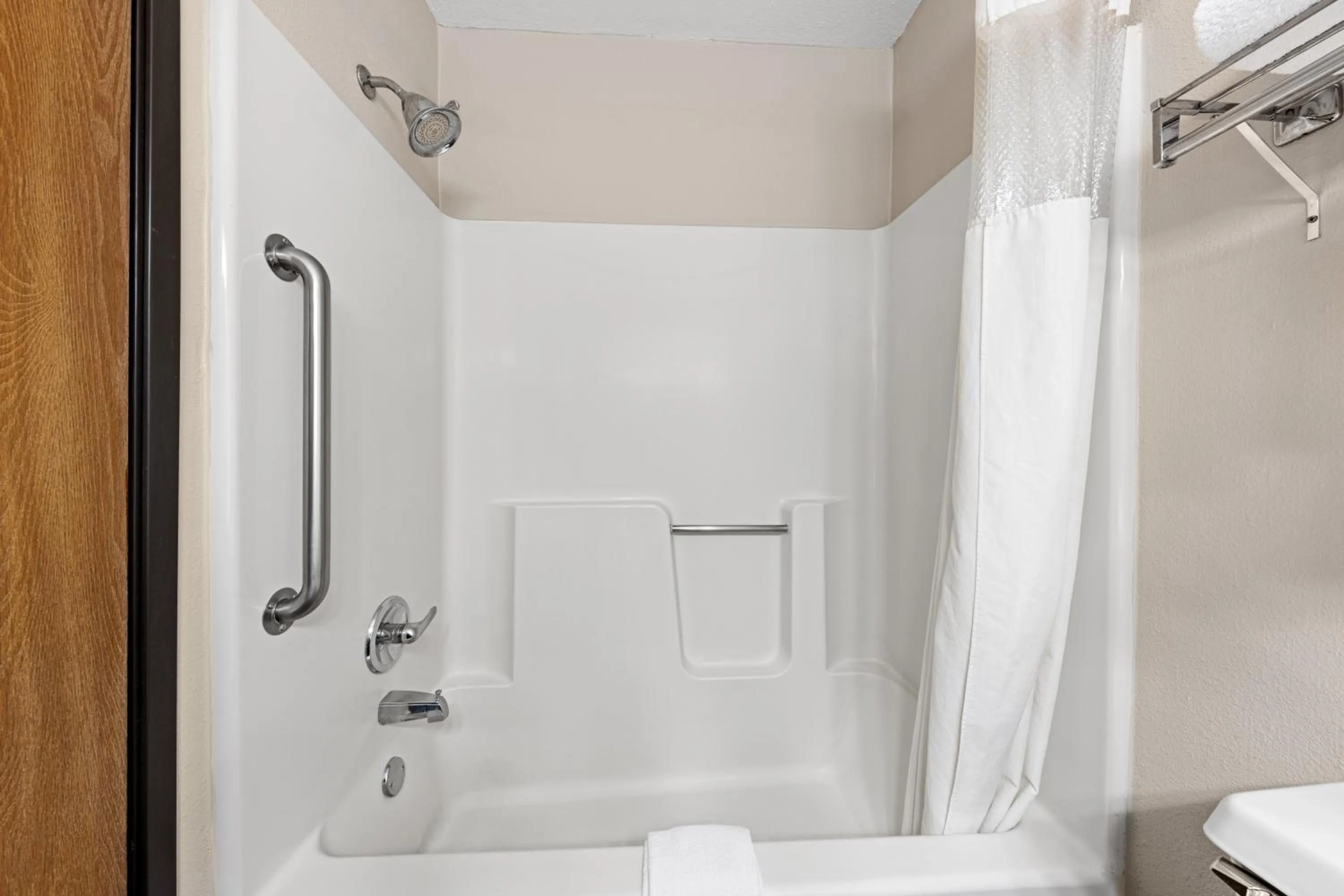 Bathroom in Baymont by Wyndham Waterloo