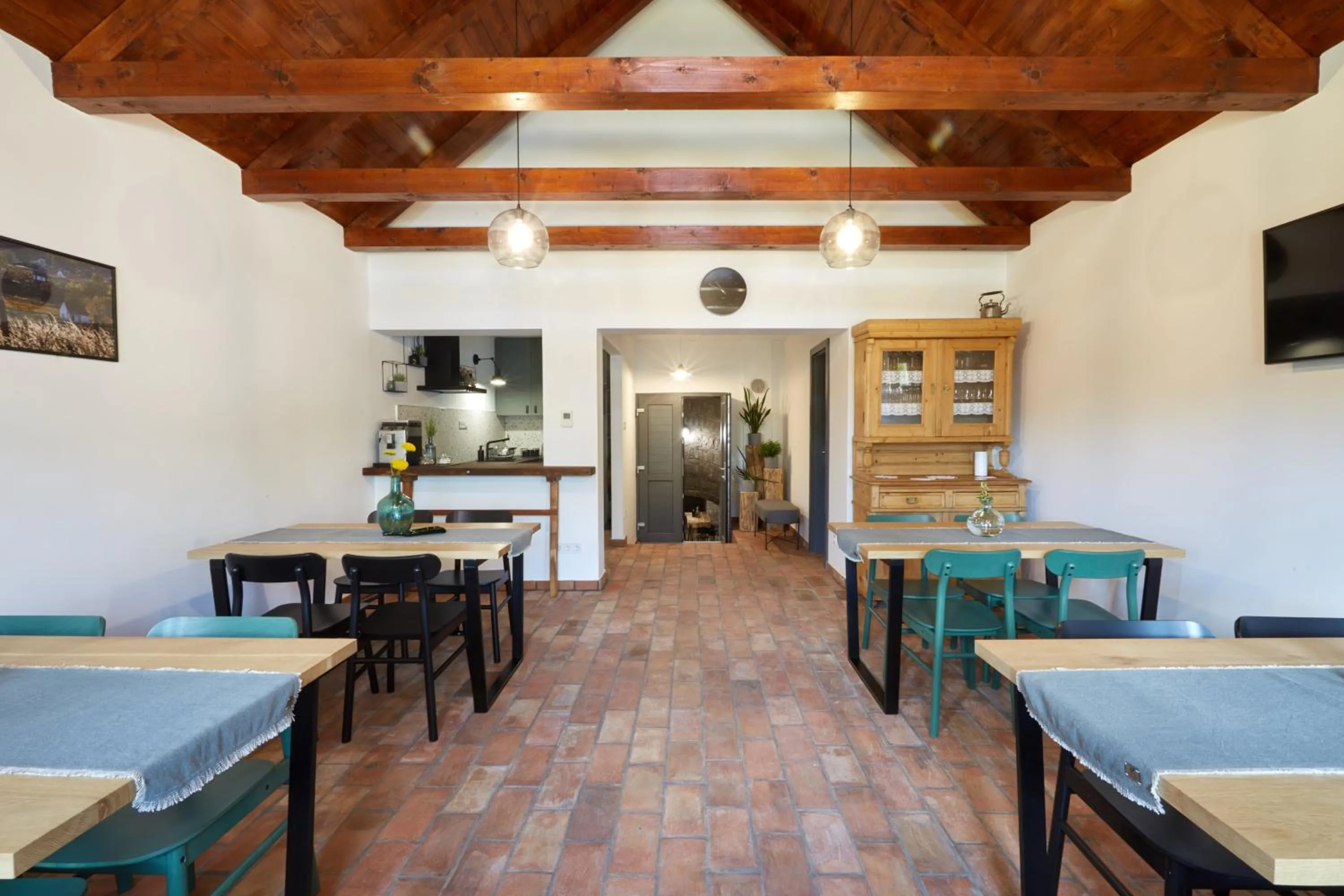 Restaurant/places to eat in Veranda