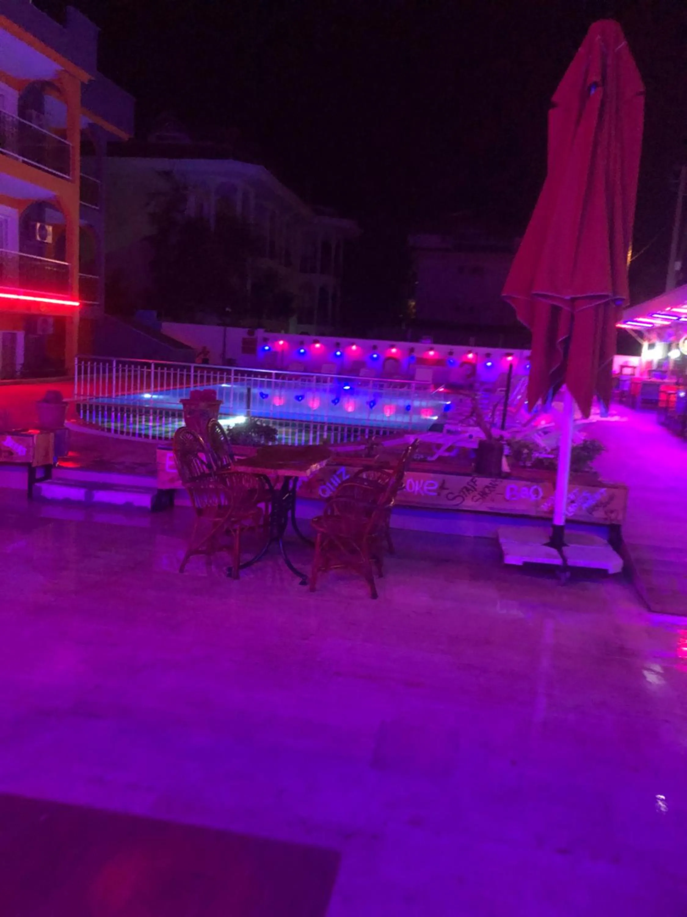 Swimming pool in Speedy Apart Otel