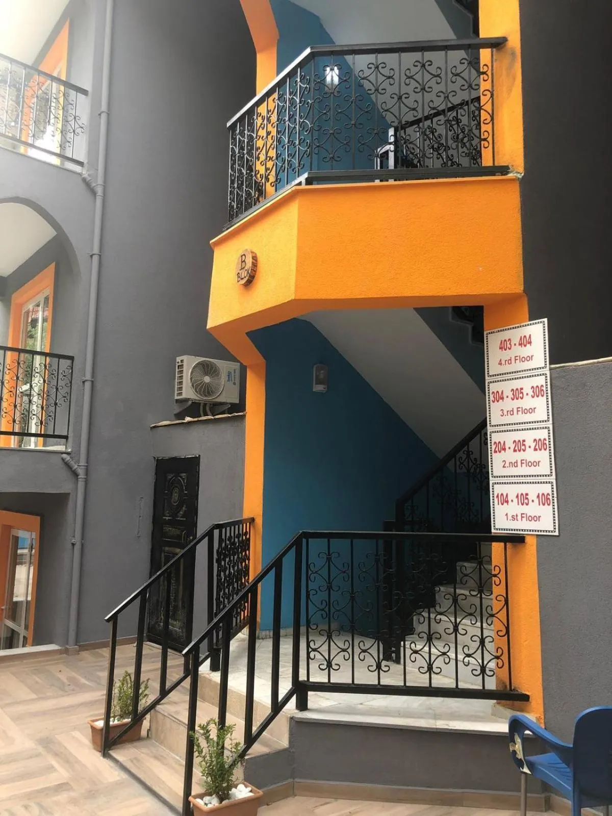 Facade/entrance in Speedy Apart Otel