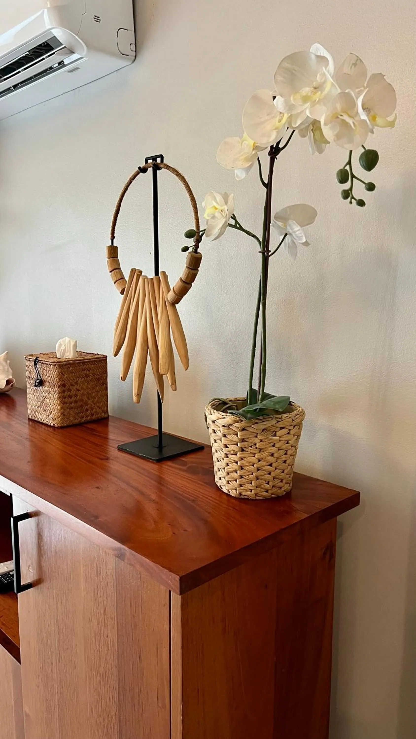 Decorative detail in Mata Rocks Resort