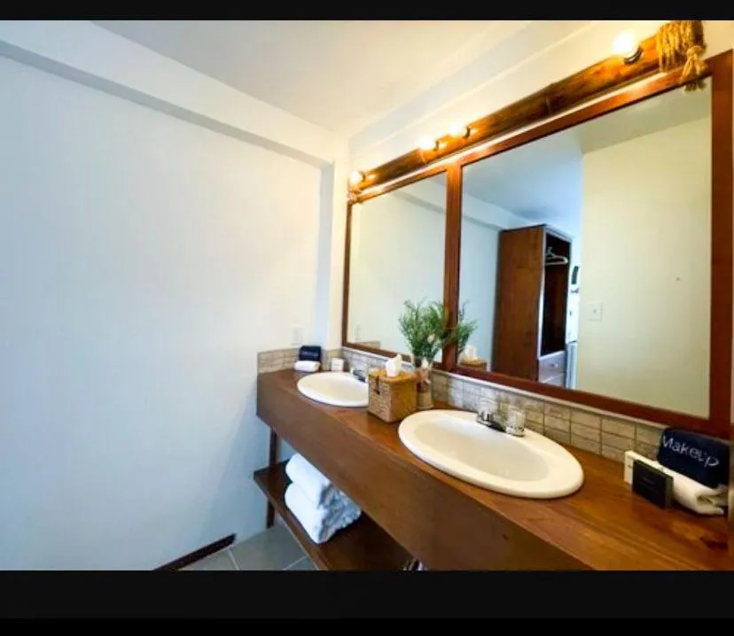 Bathroom in Mata Rocks Resort