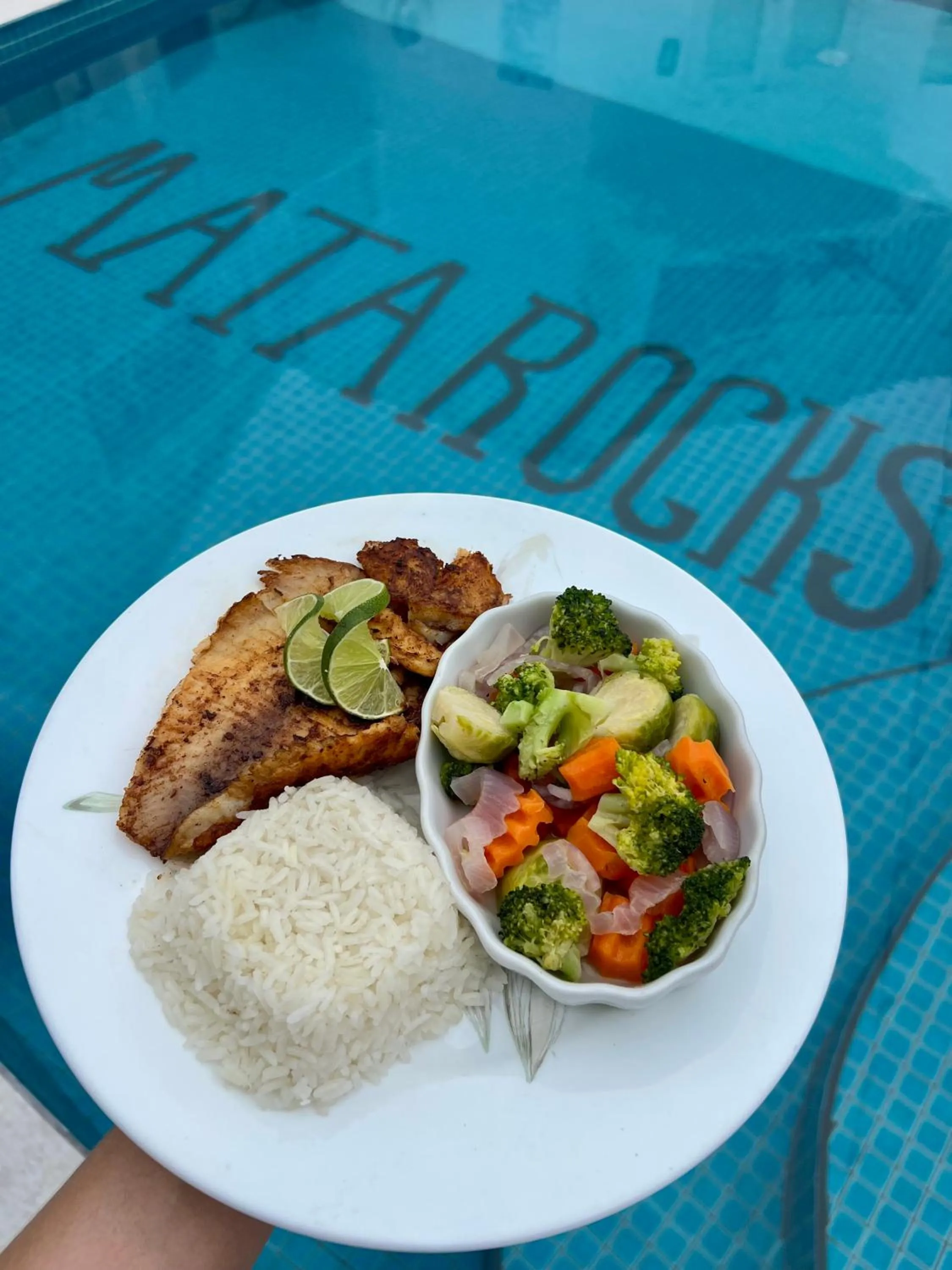 Restaurant/places to eat in Mata Rocks Resort