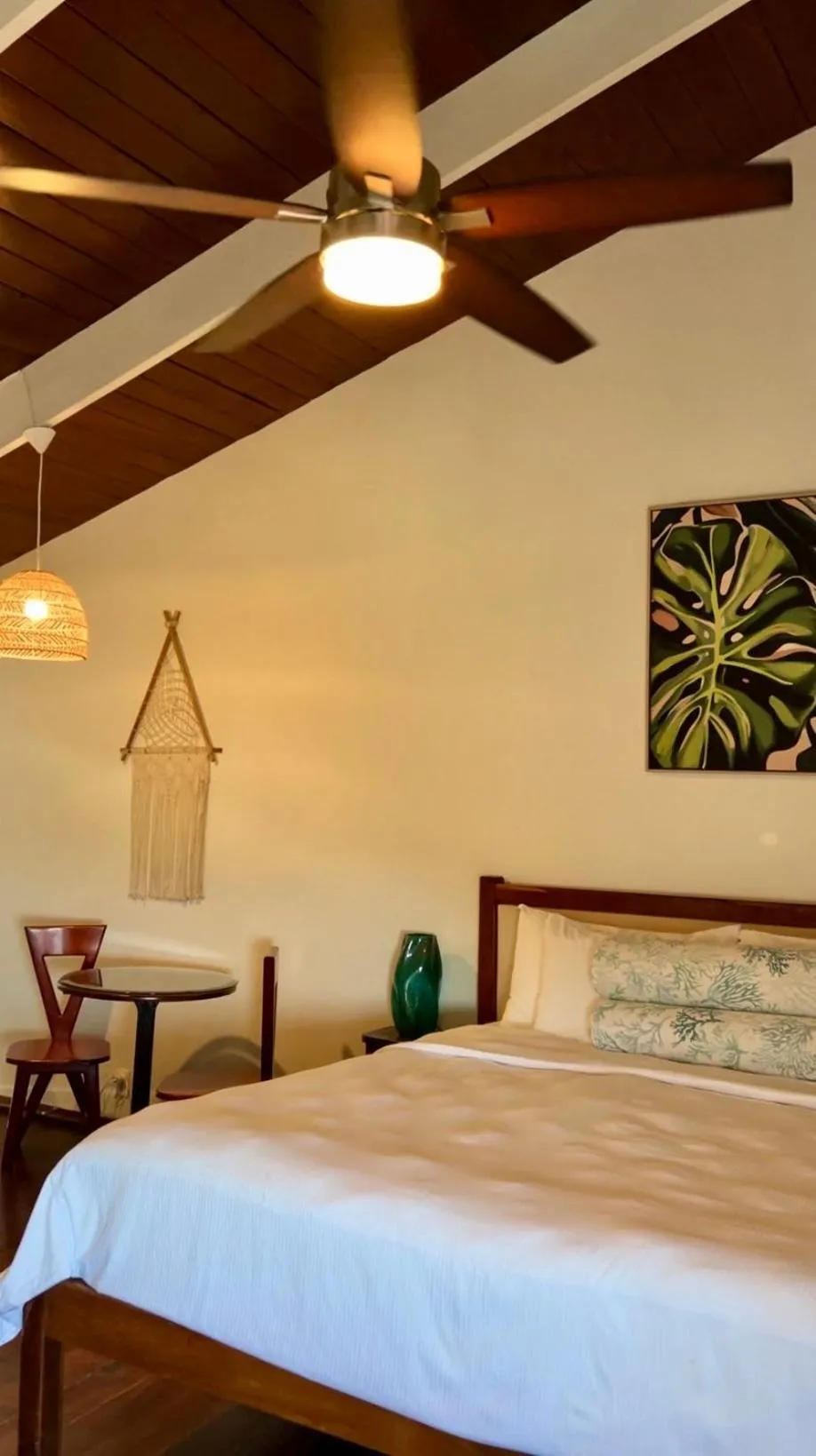 Bed in Mata Rocks Resort