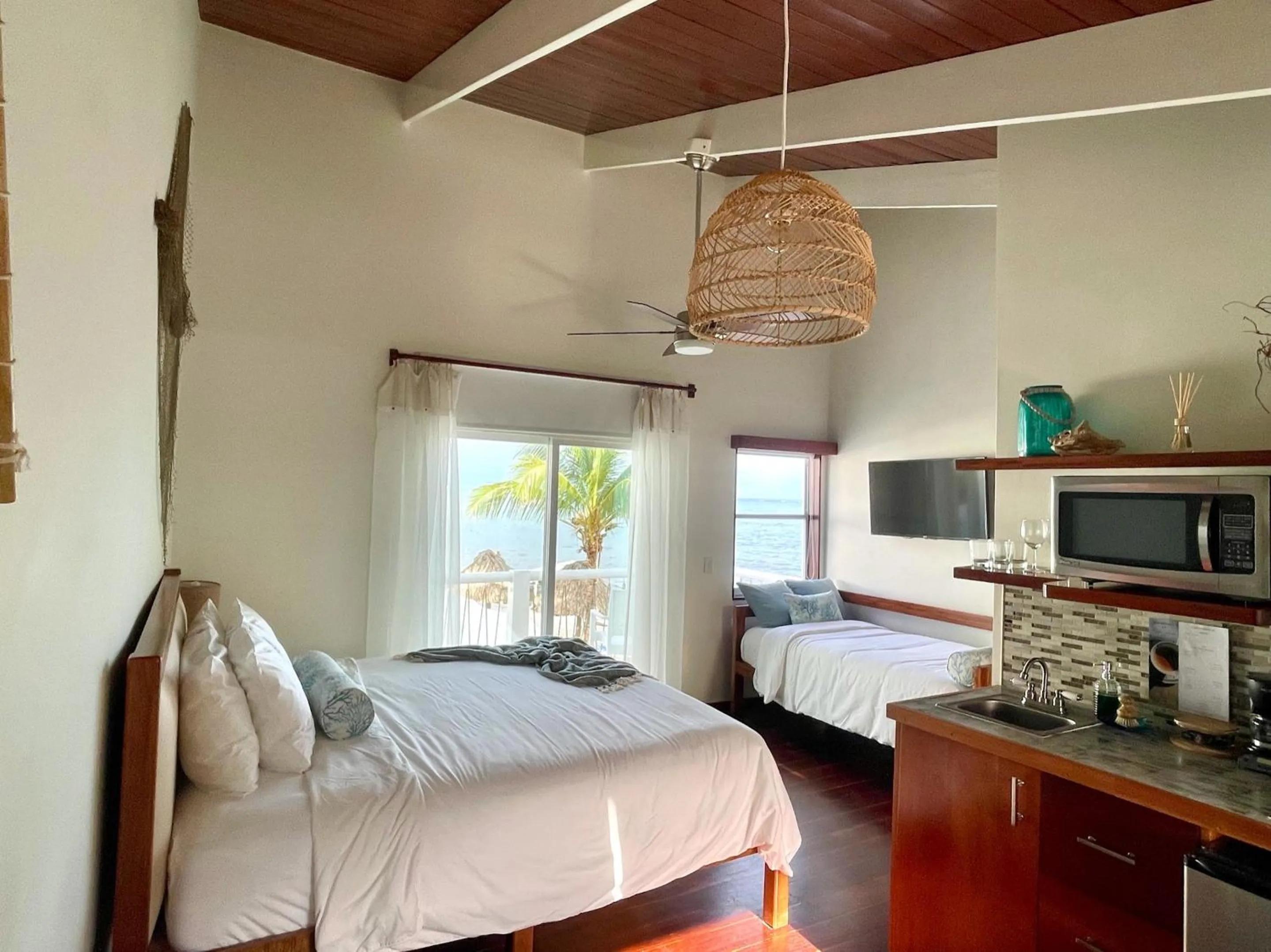 Superior Double Room with Sea View in Mata Rocks Resort