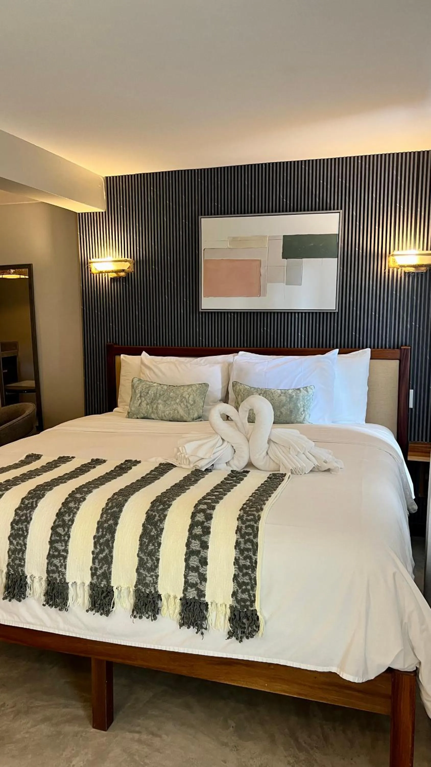 Bed in Mata Rocks Resort