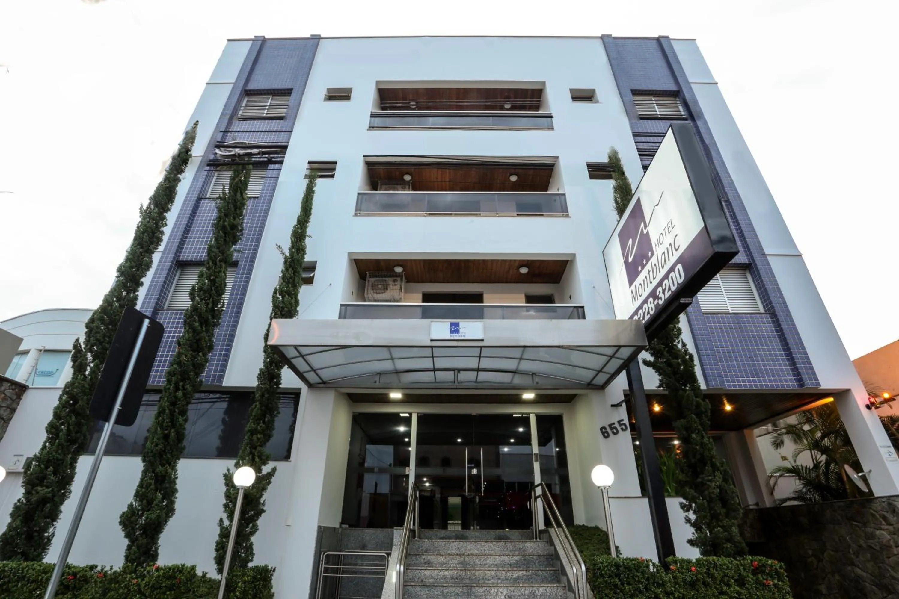 Facade/entrance in Montblanc Hotel