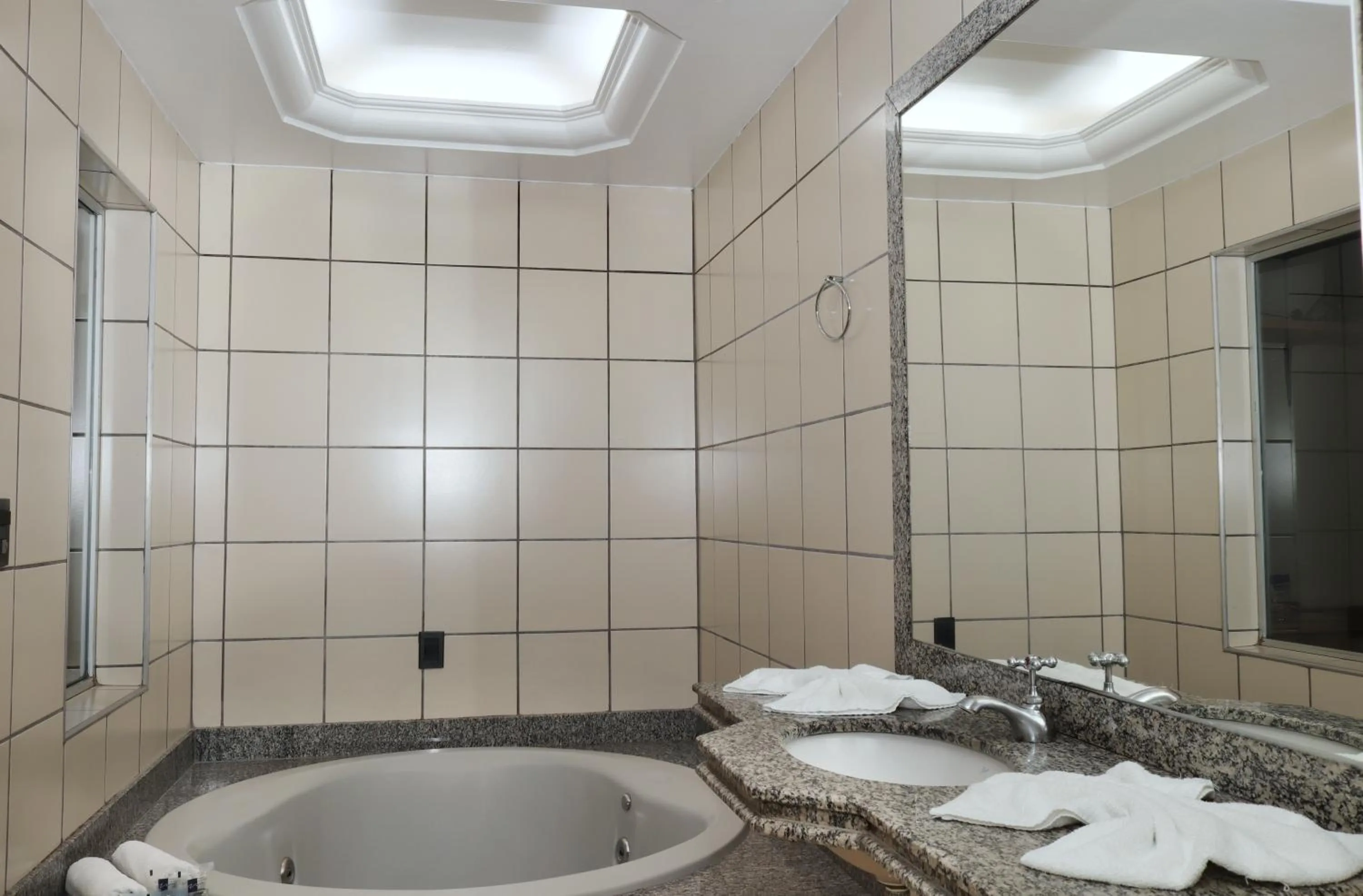 Bathroom in Montblanc Hotel