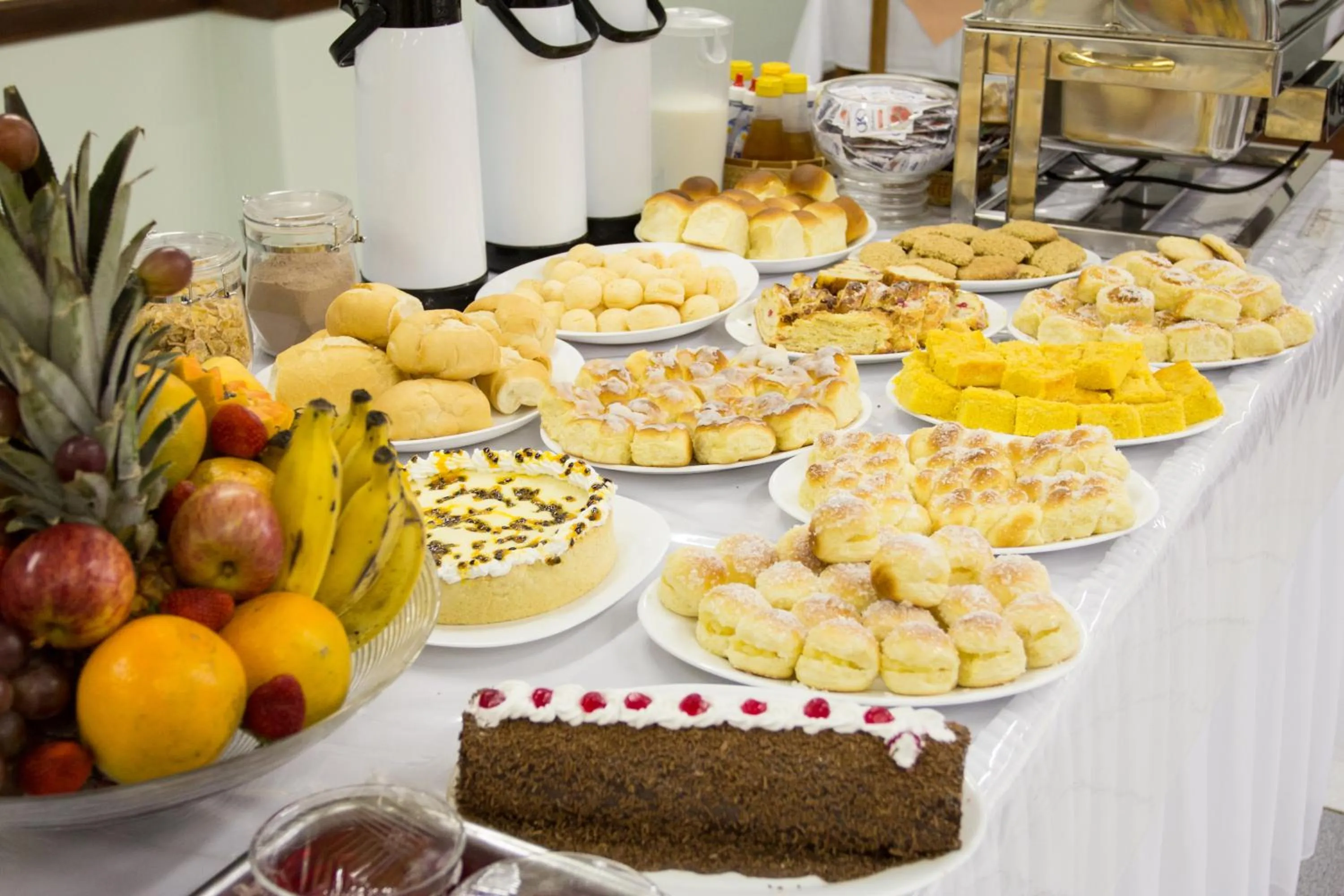 Restaurant/places to eat in Montblanc Hotel