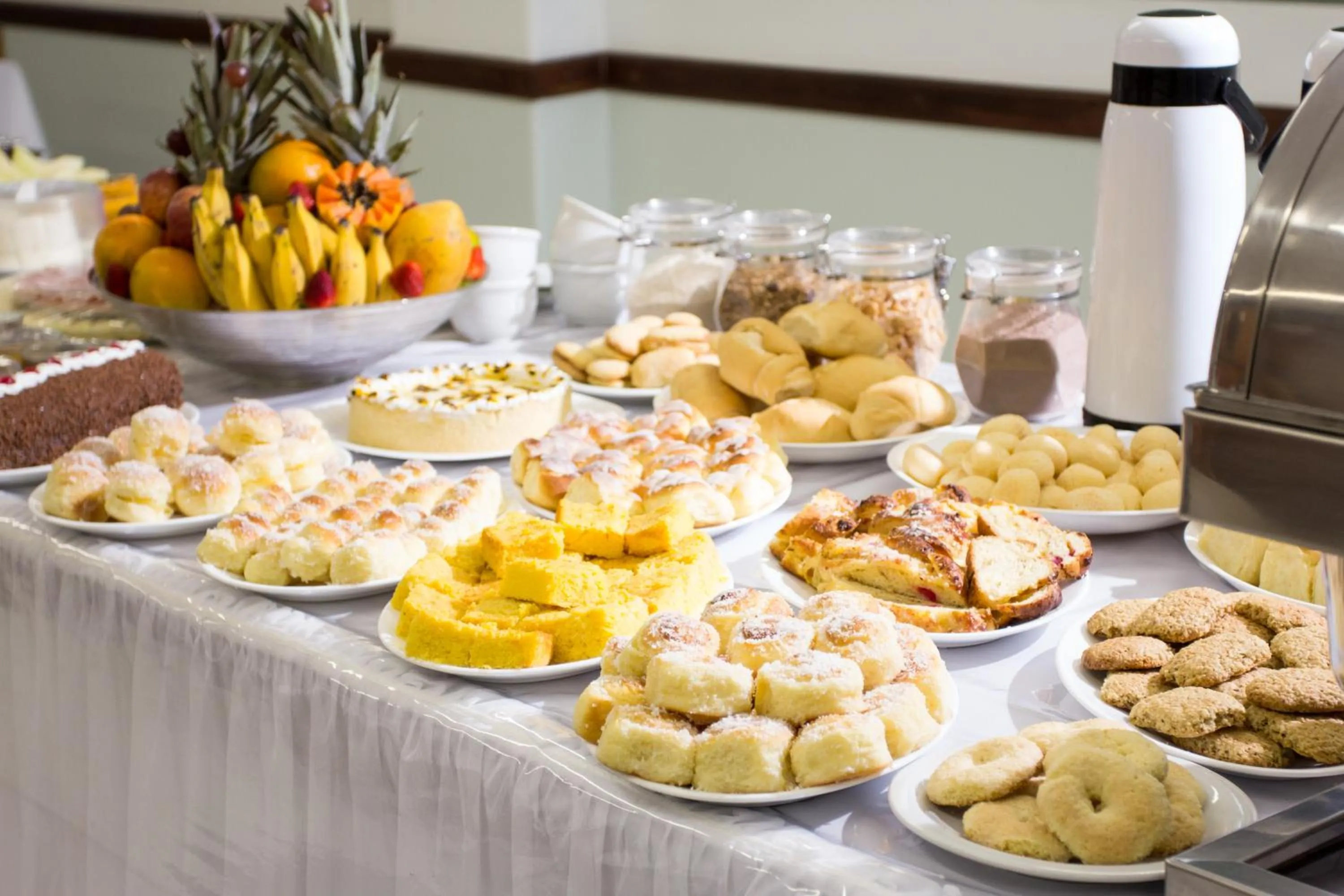 Restaurant/places to eat in Montblanc Hotel