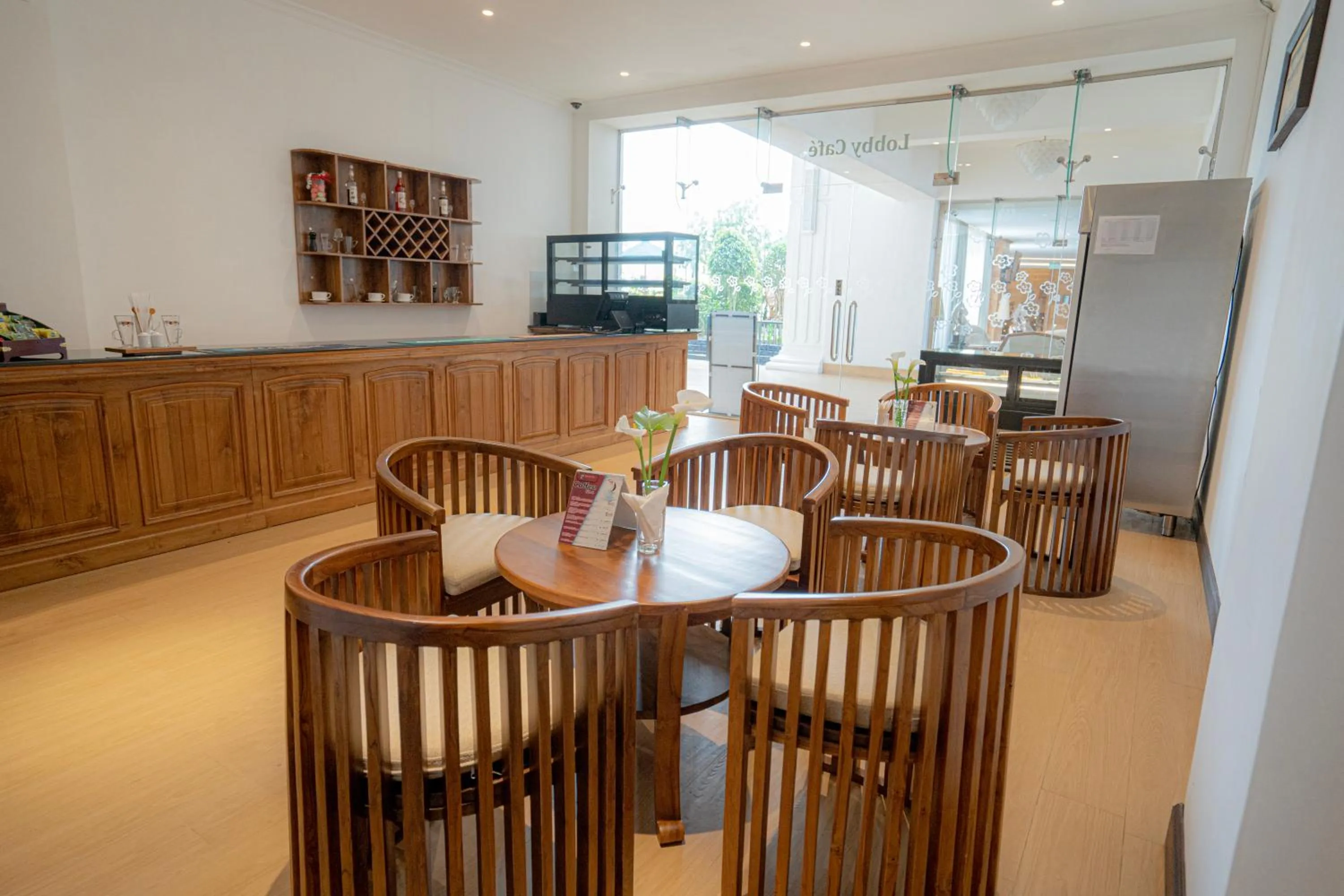 Restaurant/places to eat in Araliya Red - Budget friendly Hotel- Where you find stunning 360 panoramic view of Nuwara Eliya