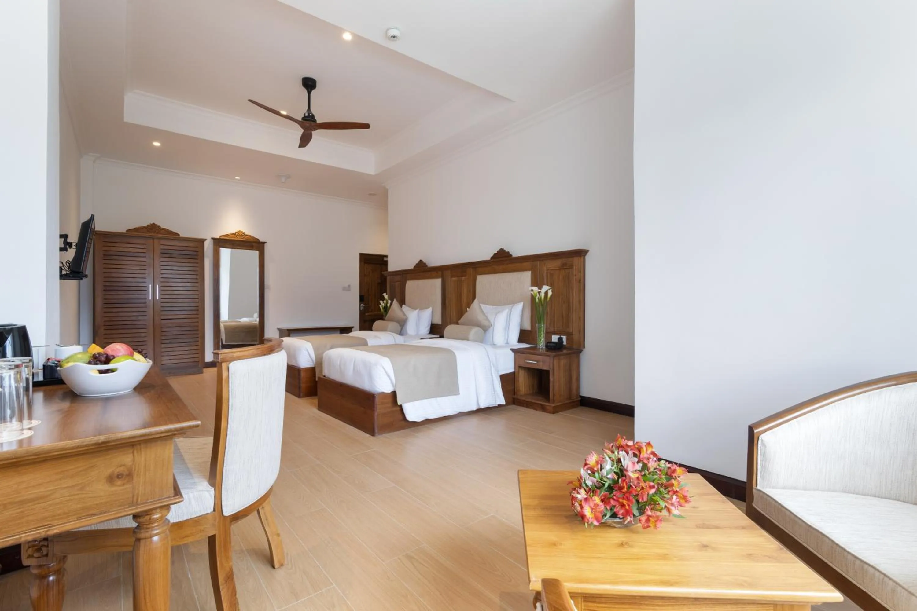 Bed in Araliya Red - Budget friendly Hotel- Where you find stunning 360 panoramic view of Nuwara Eliya