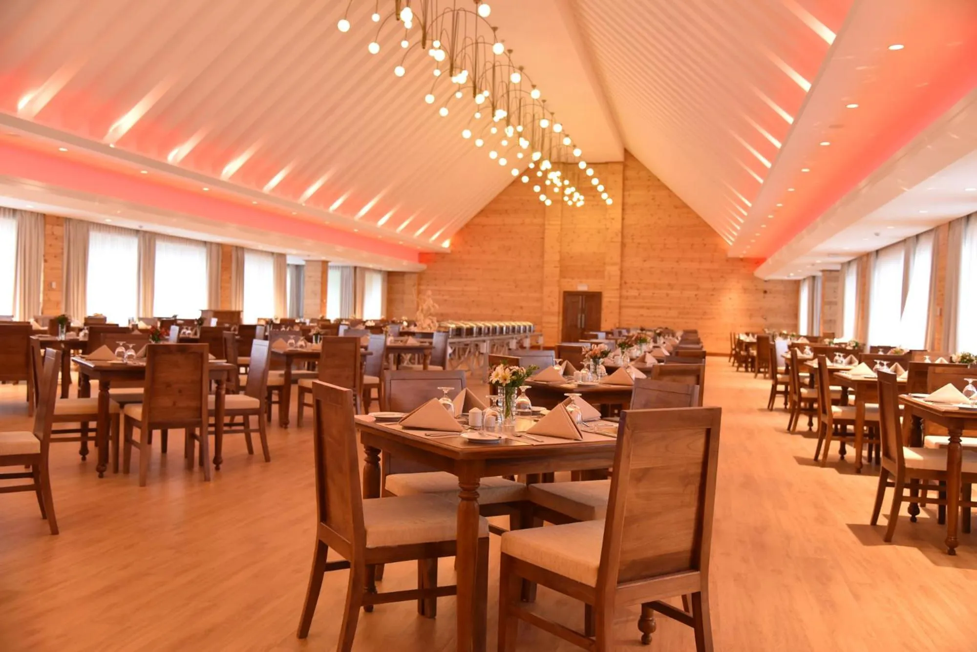 Restaurant/places to eat in Araliya Red - Budget friendly Hotel- Where you find stunning 360 panoramic view of Nuwara Eliya