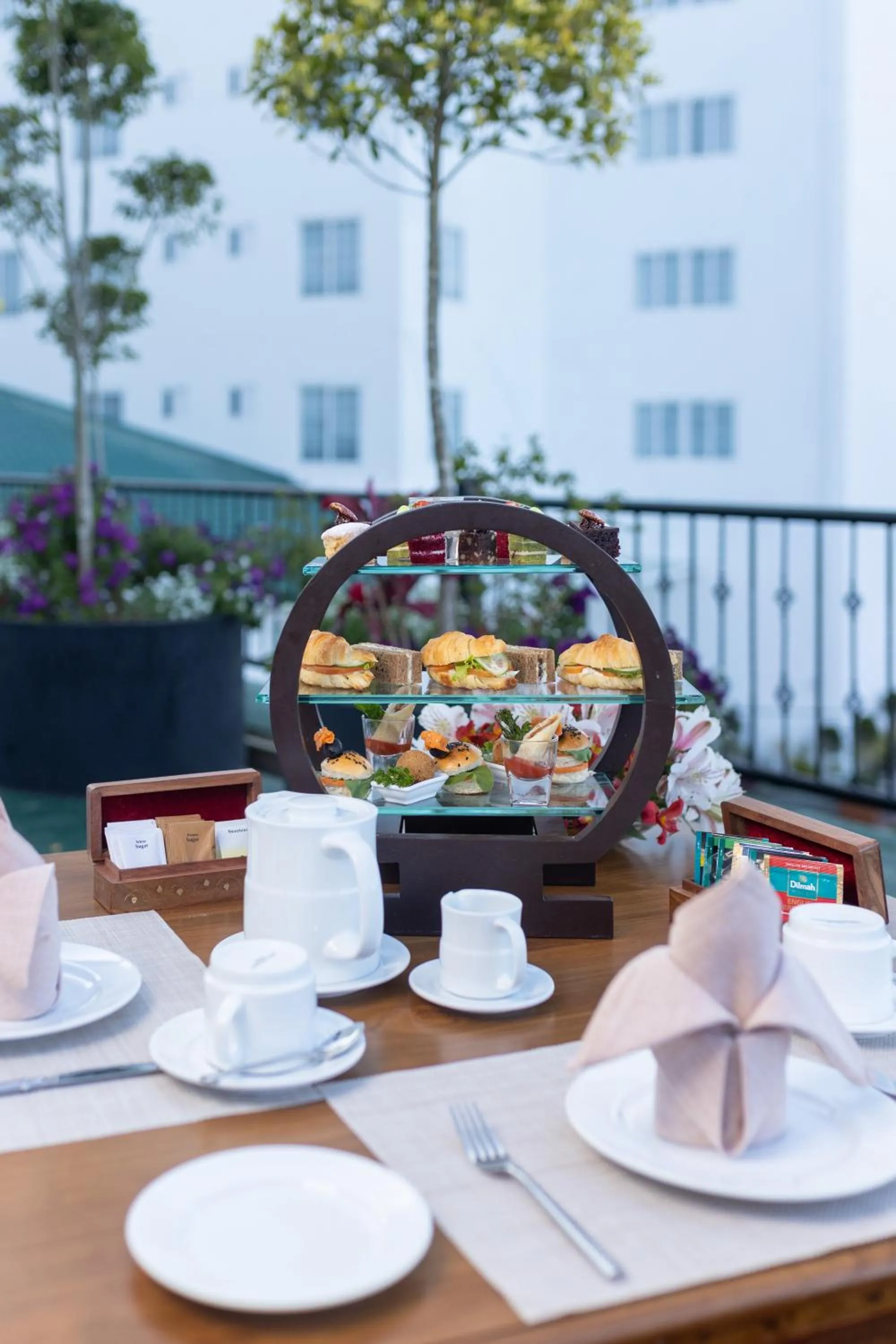 Coffee/tea facilities in Araliya Red - Budget friendly Hotel- Where you find stunning 360 panoramic view of Nuwara Eliya