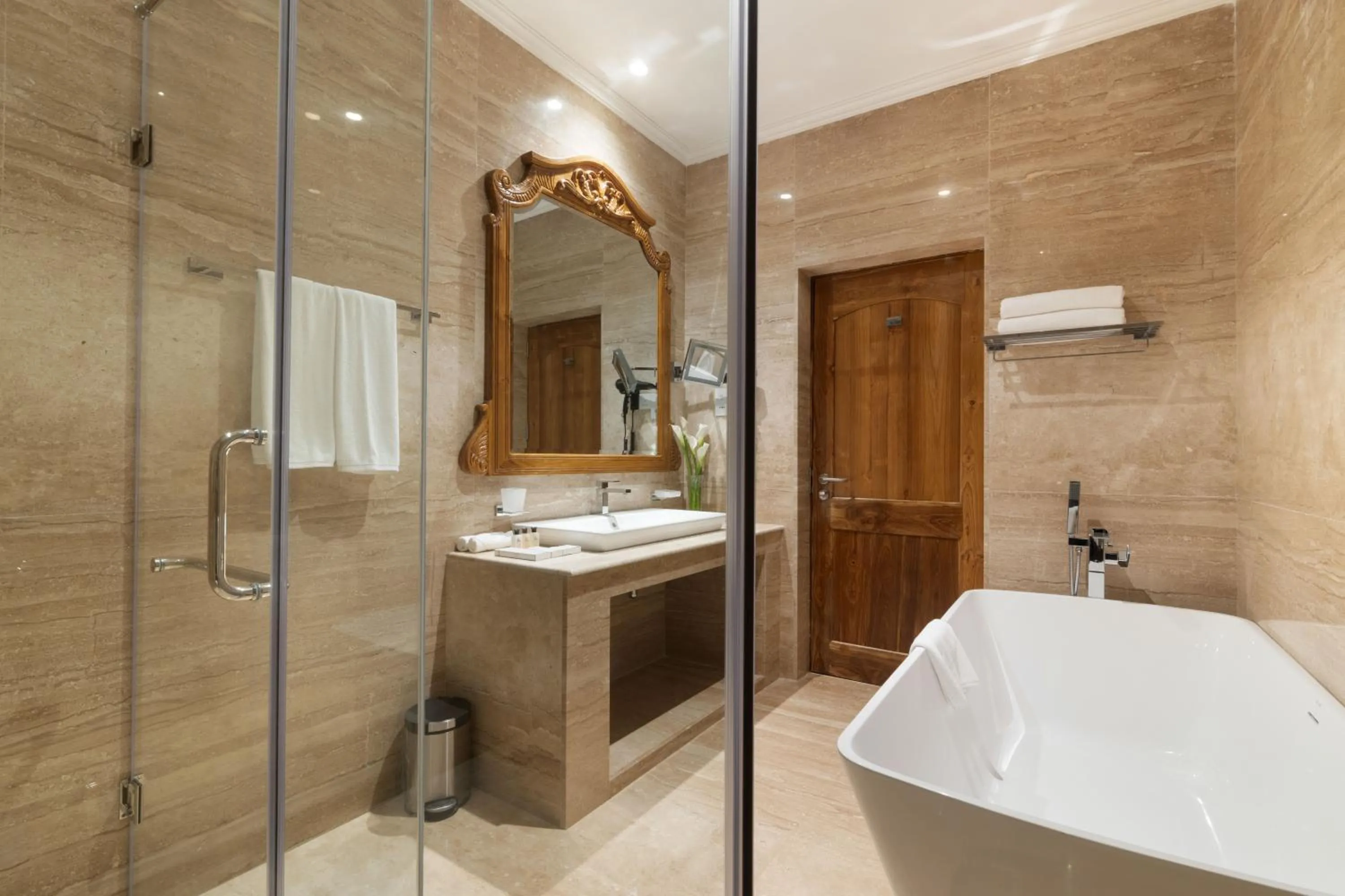 Shower in Araliya Red - Budget friendly Hotel- Where you find stunning 360 panoramic view of Nuwara Eliya