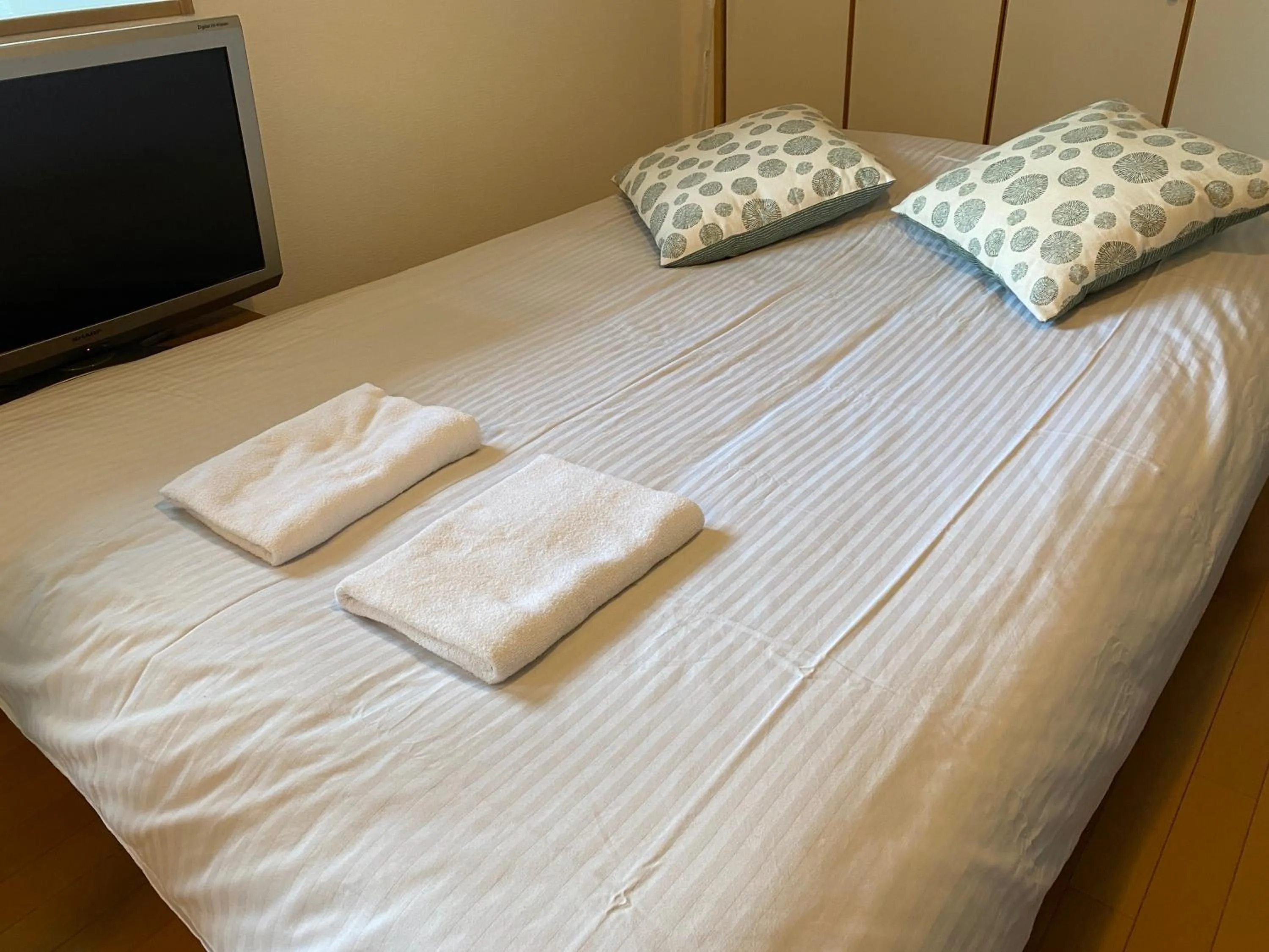 Bed in ETERNITY Tamatsukuri 301