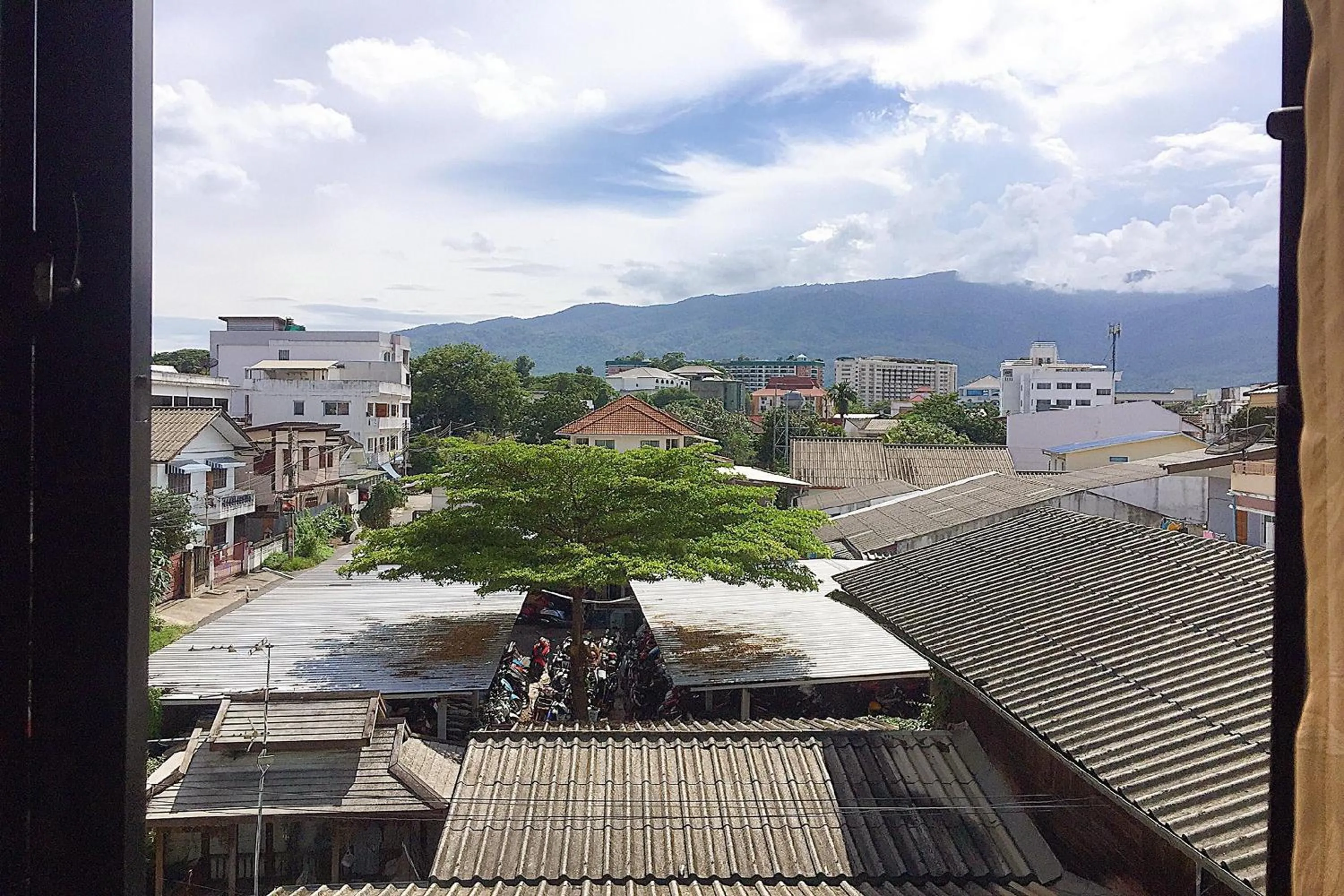 Mountain view in Chor Chang House