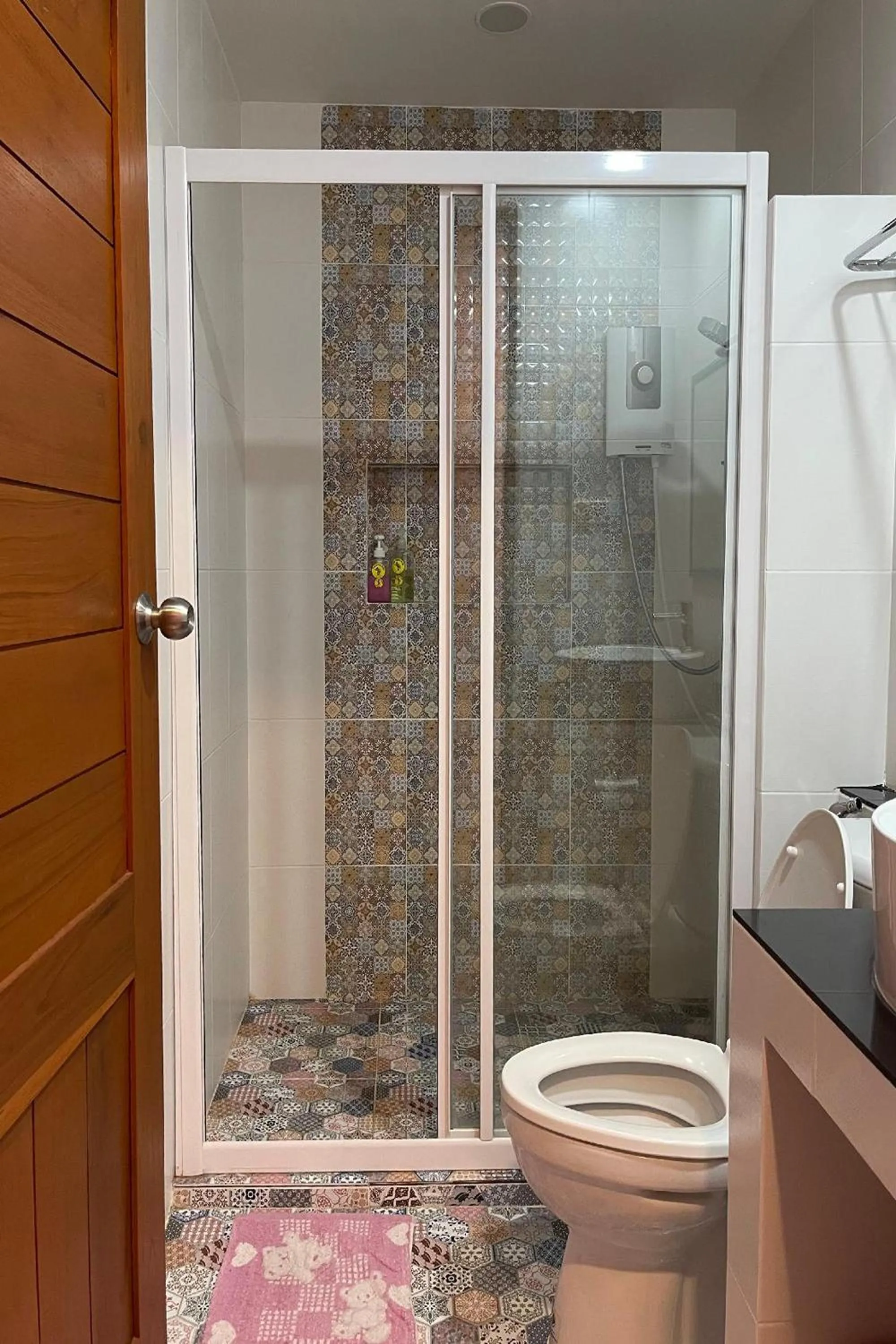 Shower in Chor Chang House