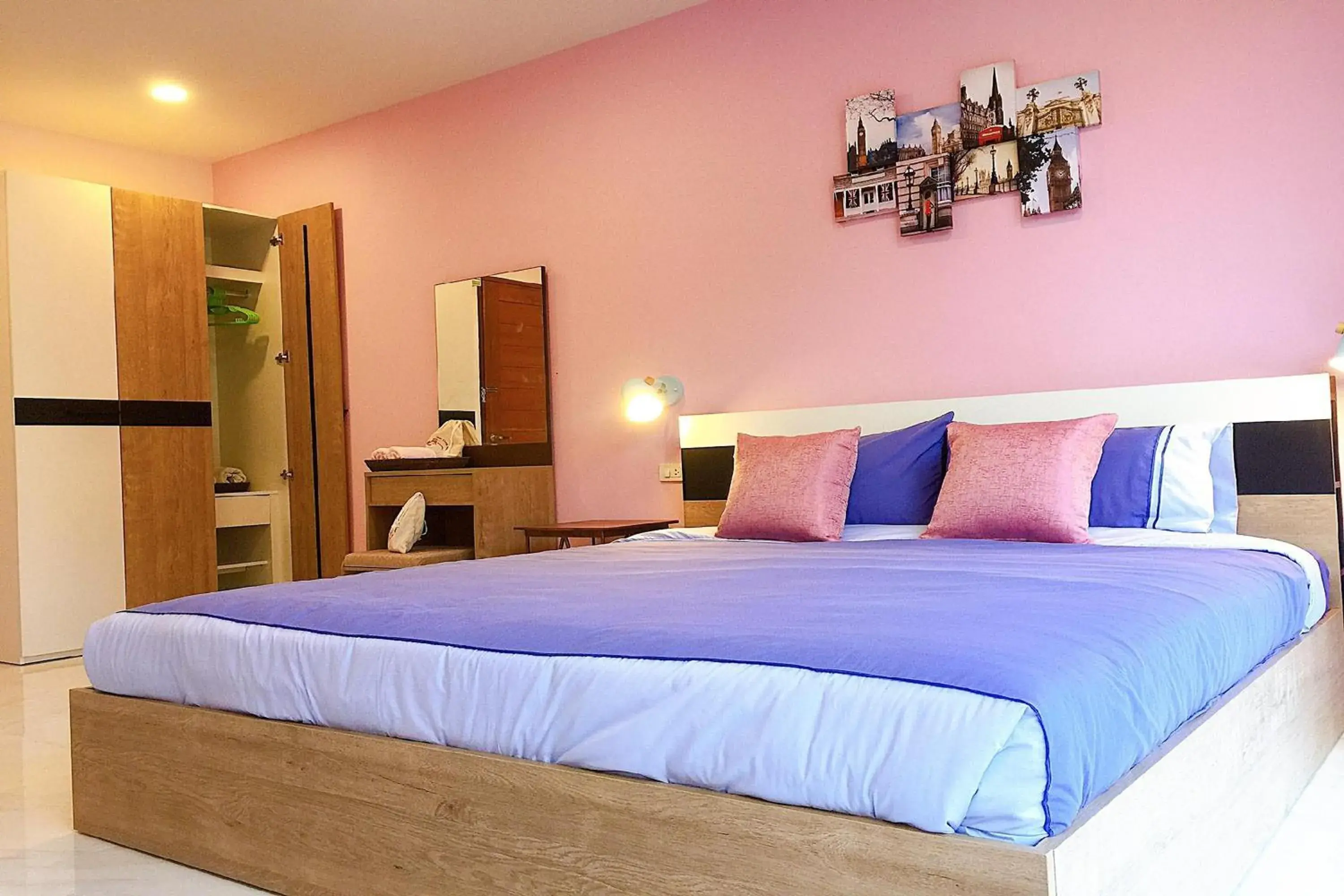 Superior King Room in Chor Chang House Superior King Room in Chor Chang House