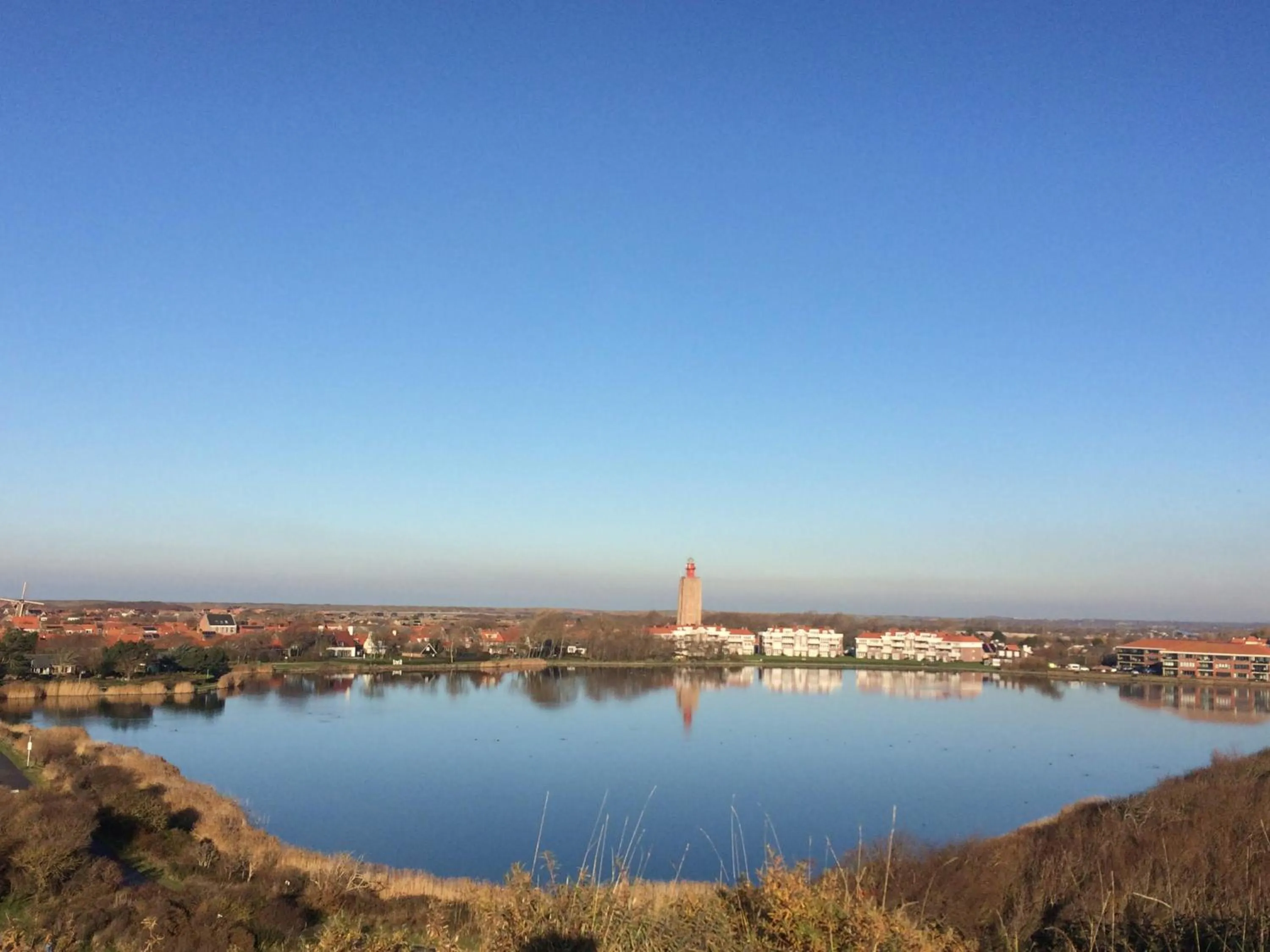 Lake view in bed bij zee
