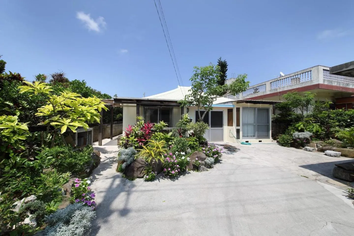 Property building in Kume Azuma Villa