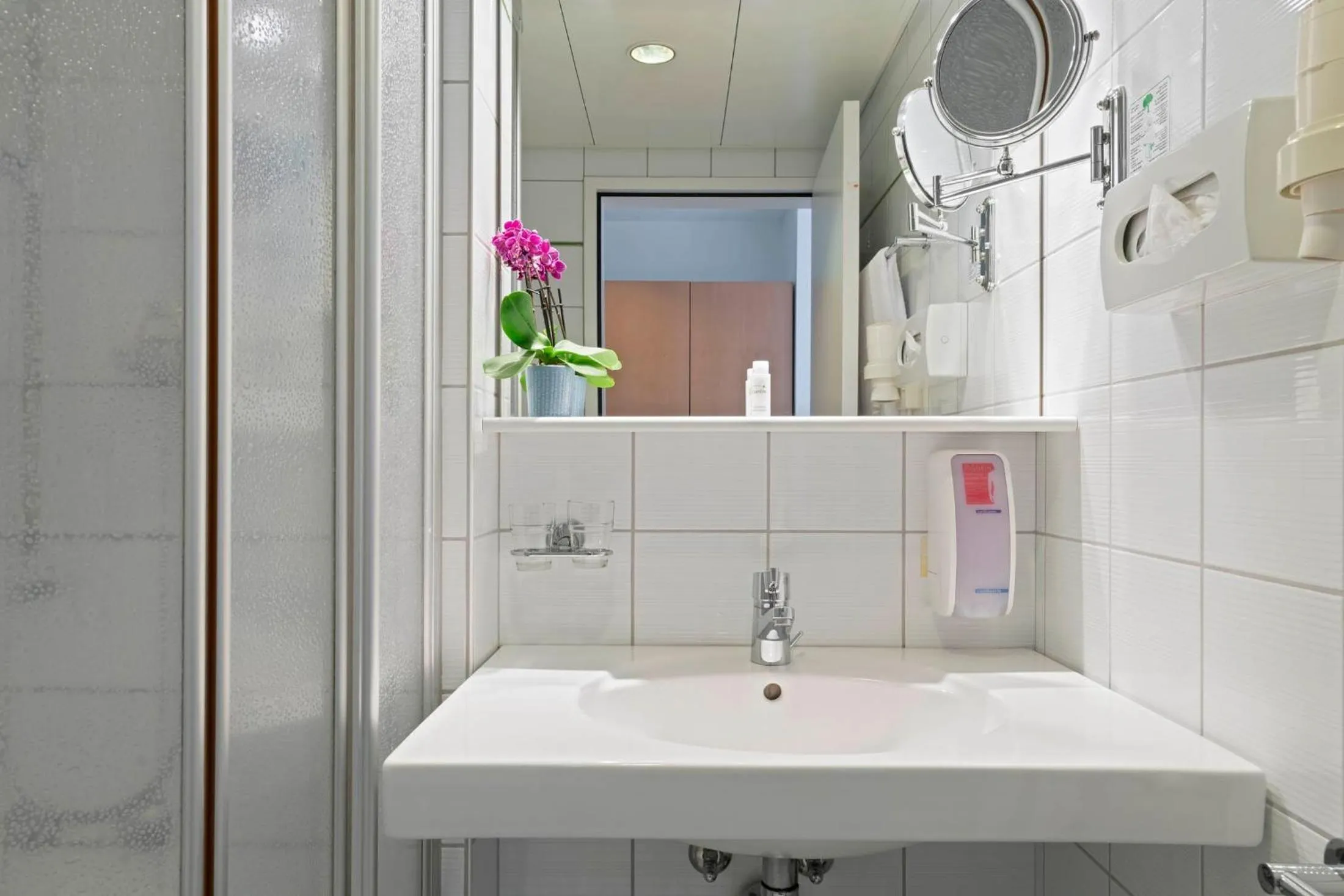 Bathroom in Hotel Conti Dietikon