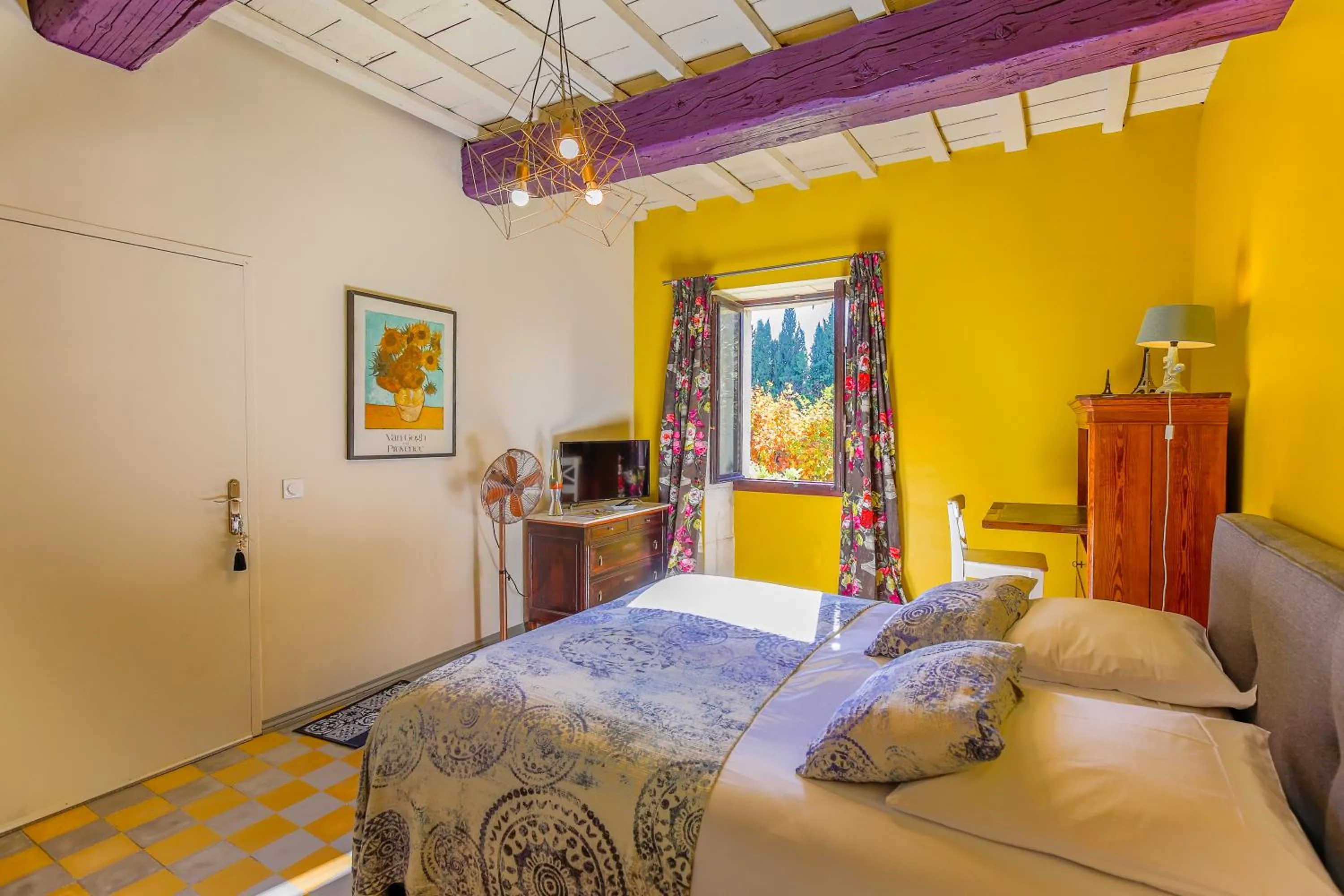 Queen Room in REMY A DIT