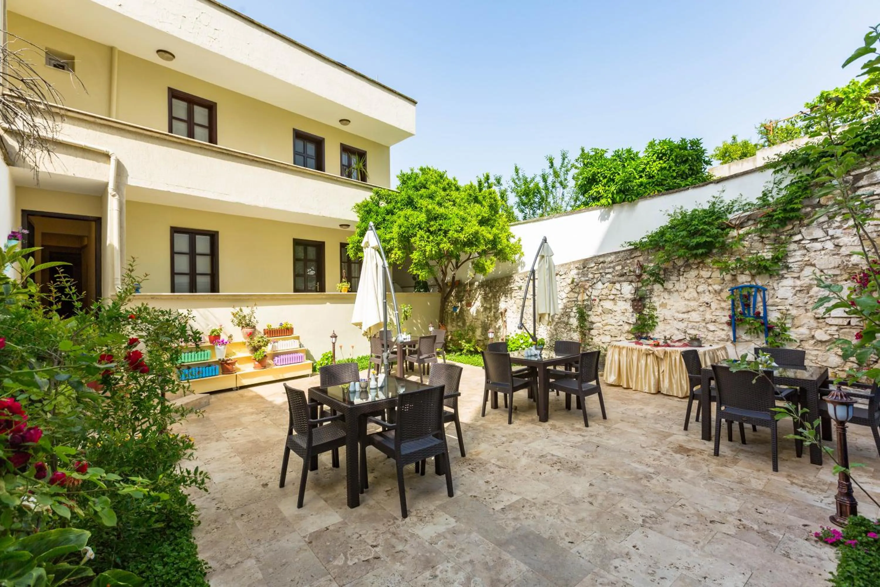 Restaurant/places to eat in OLD TOWN BOUTIQUE HOTEL