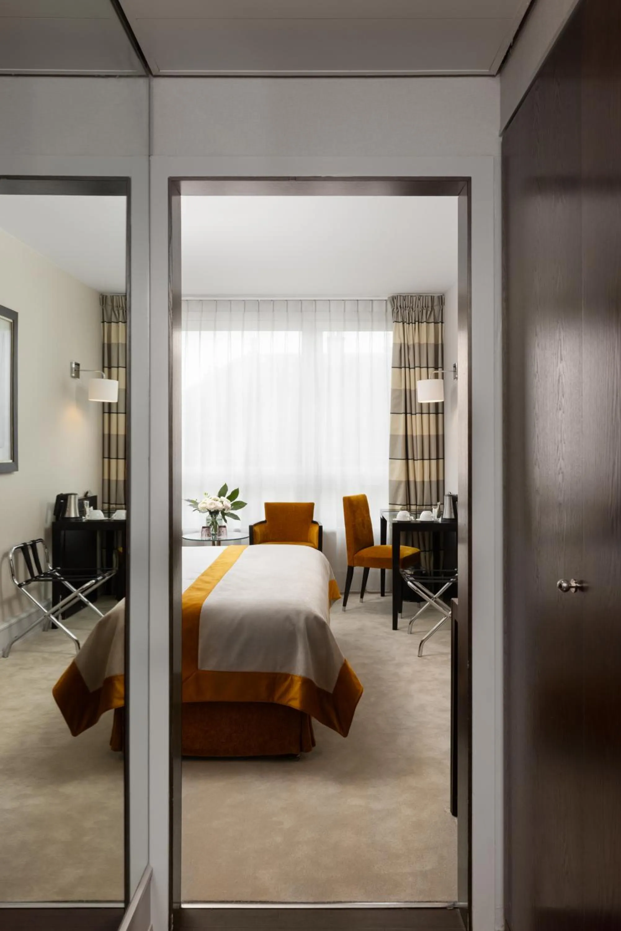 Bed in Auteuil Manotel