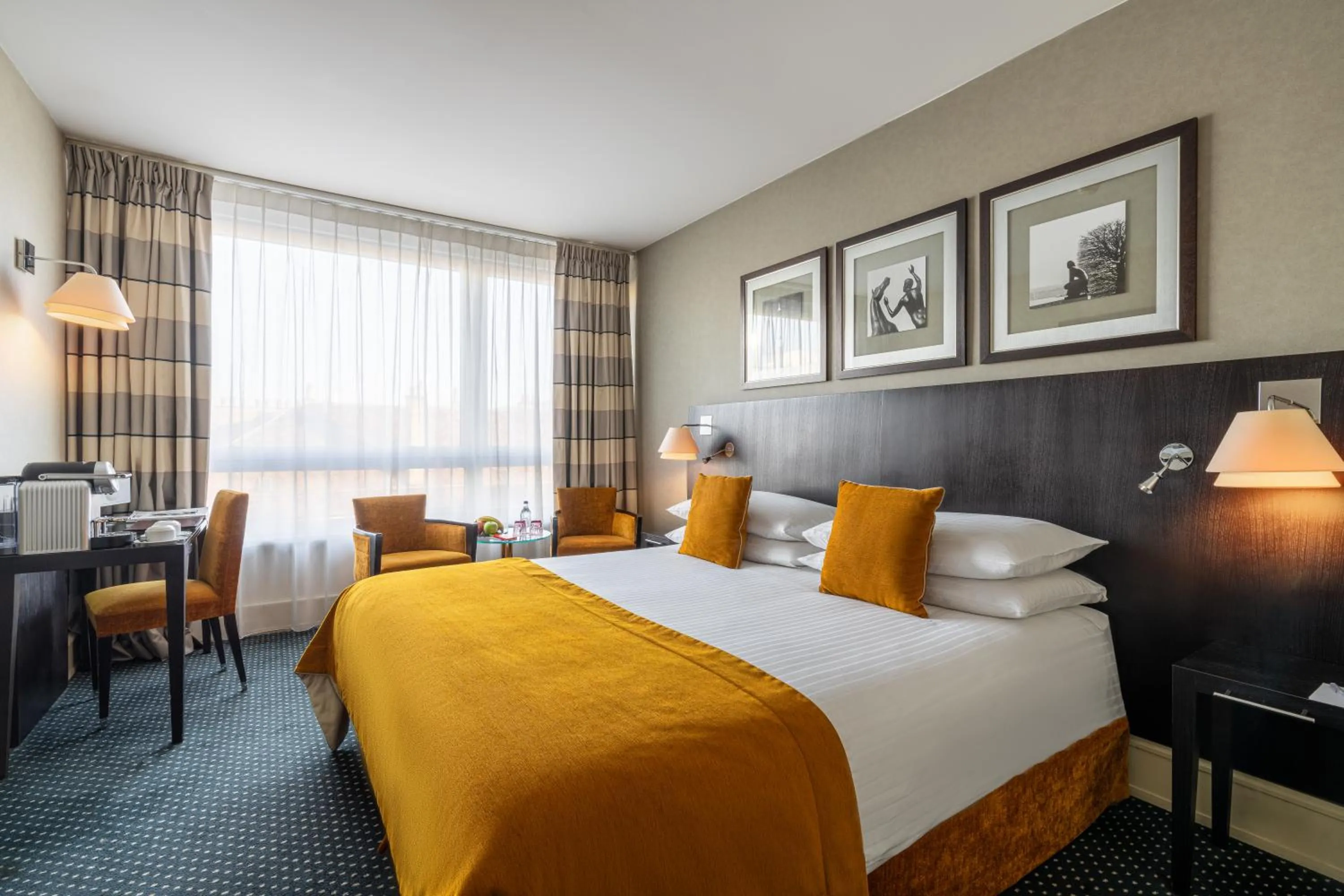 Bed in Auteuil Manotel