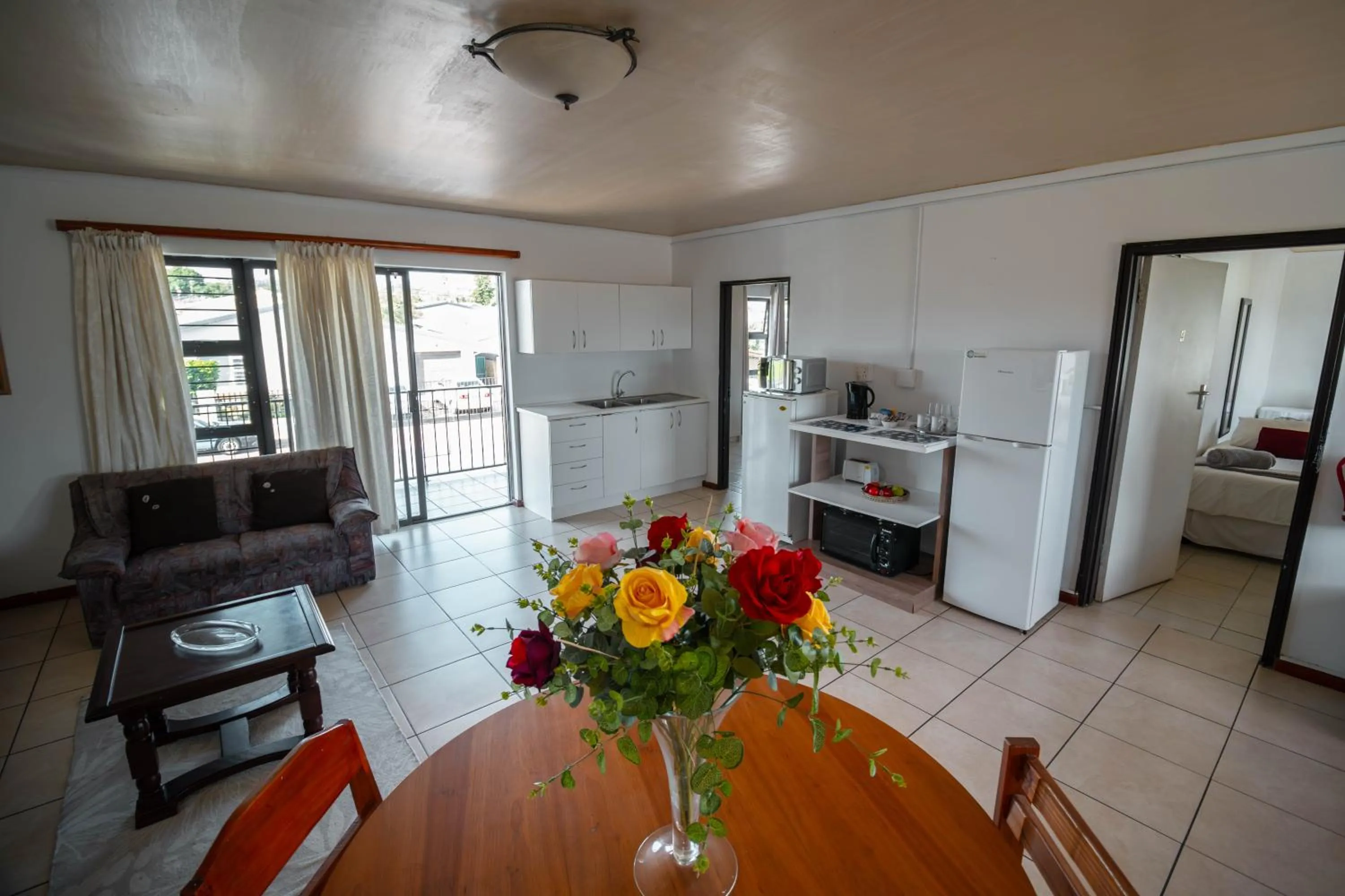 Communal lounge/ TV room in Broadway Tygervalley House