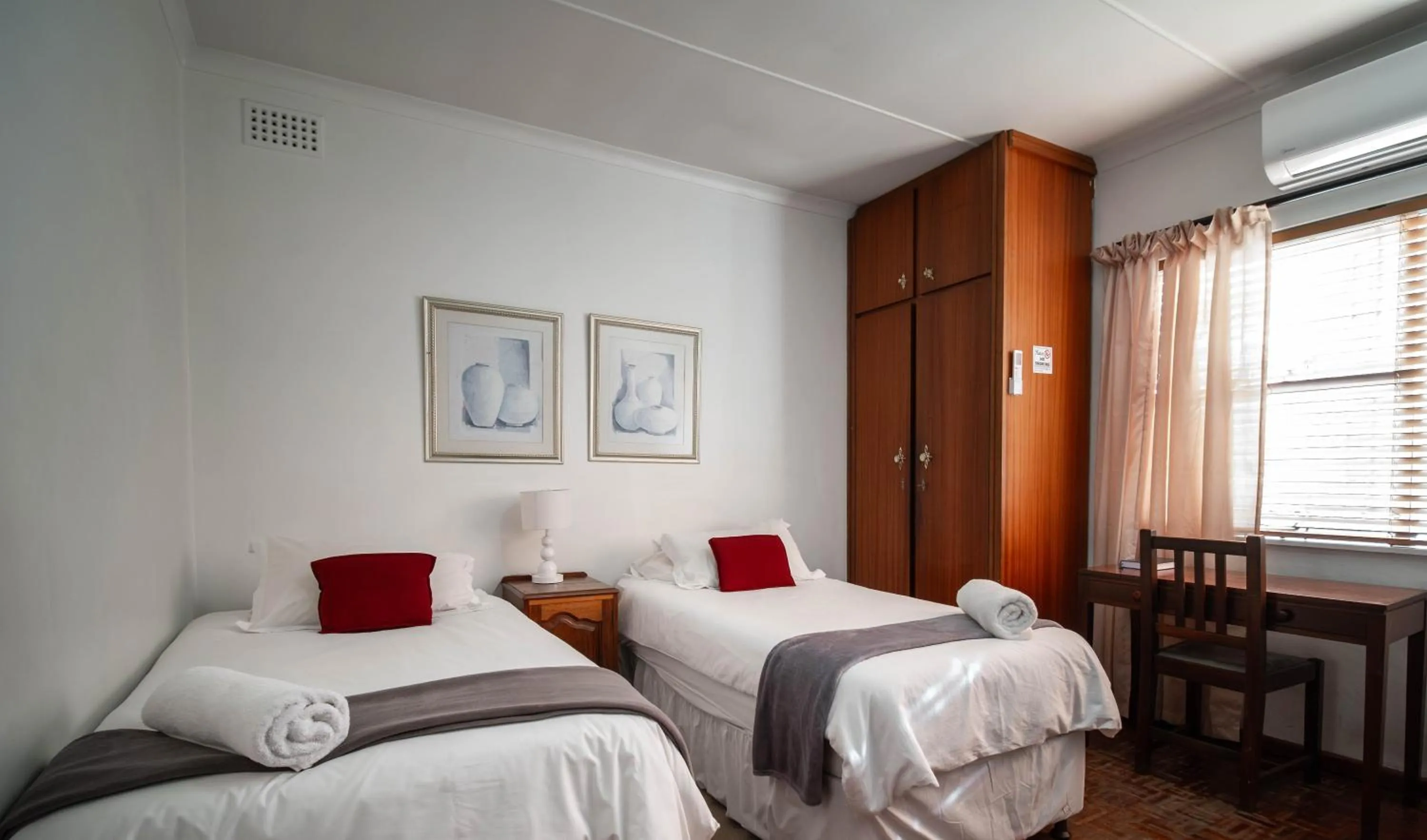 Property building, Bed in Broadway Tygervalley House