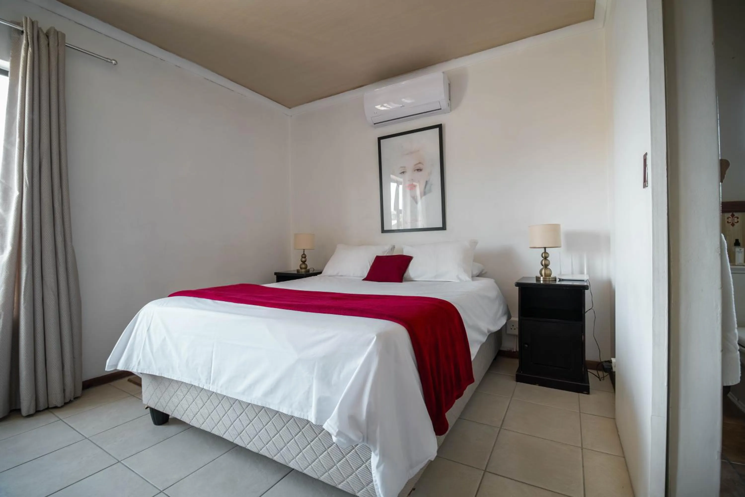 Bed in Broadway Tygervalley House