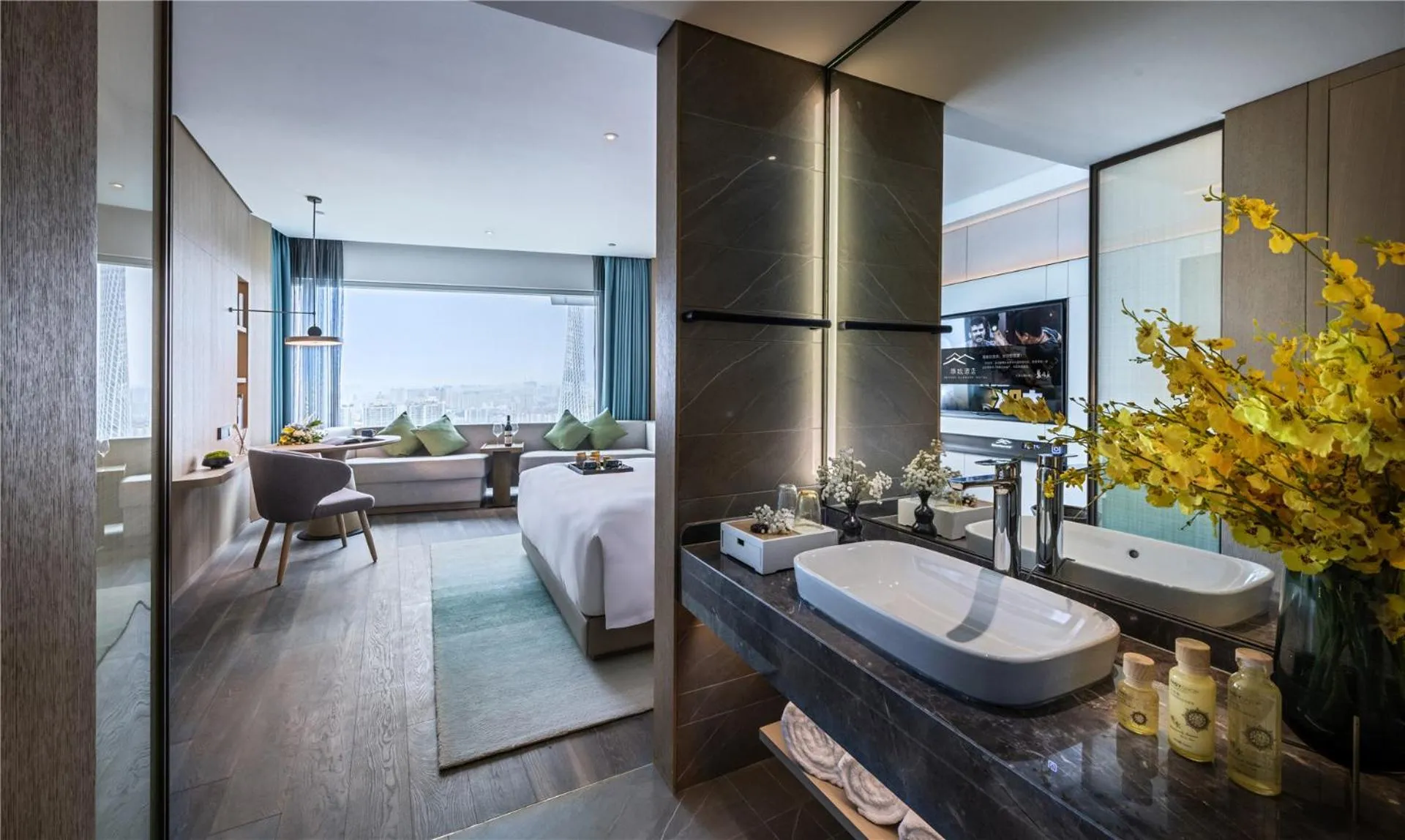 Bathroom in Elegant Hotel Guangzhou Zhujiang New Town Canton Tower- Free Shuttle Bus to Canton Fair Complex during Canton Fair period