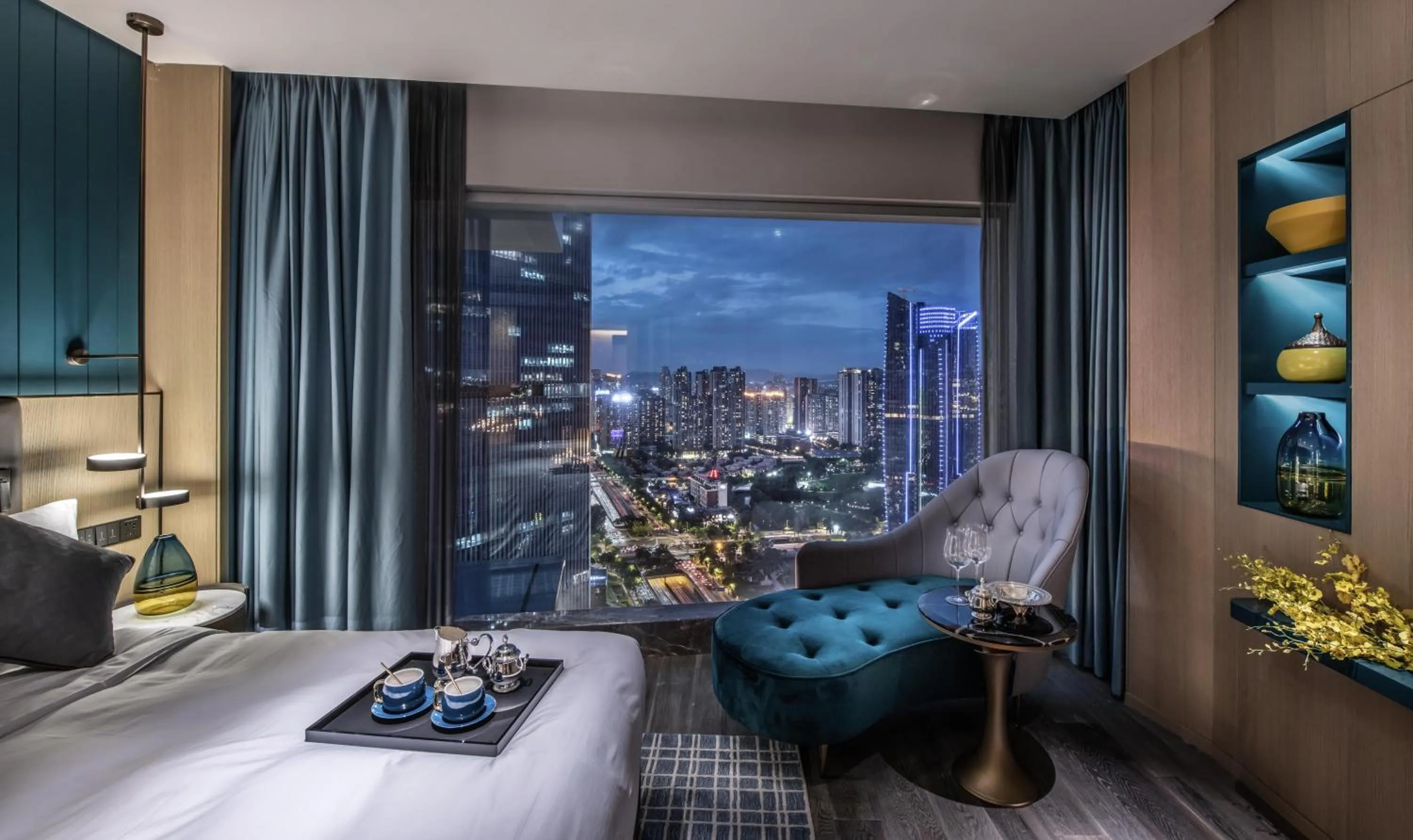 Photo of the whole room, Bed in Elegant Hotel Guangzhou Zhujiang New Town Canton Tower- Free Shuttle Bus to Canton Fair Complex during Canton Fair period