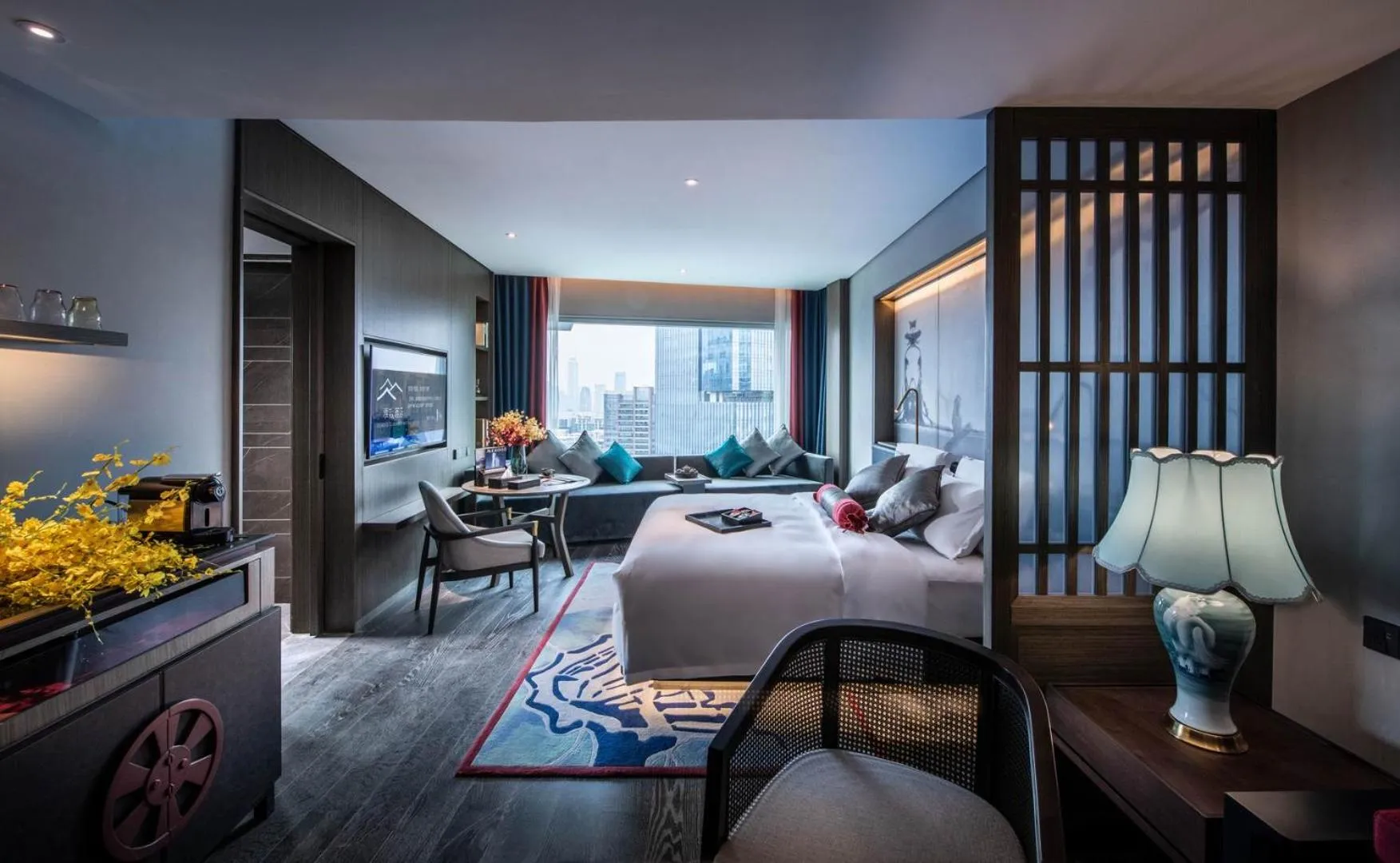 Photo of the whole room, Bed in Elegant Hotel Guangzhou Zhujiang New Town Canton Tower- Free Shuttle Bus to Canton Fair Complex during Canton Fair period