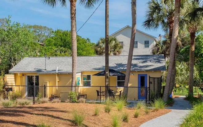 Folly Vacation Laid Back Casual Beach Bungalow 209-B