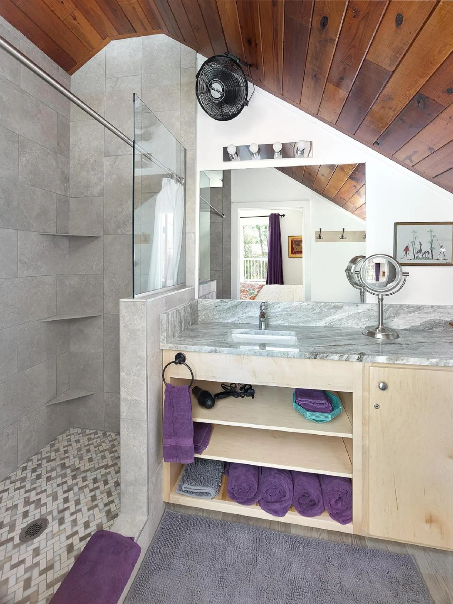 Bed in Folly Vacation 305 E Erie Fantastic Location