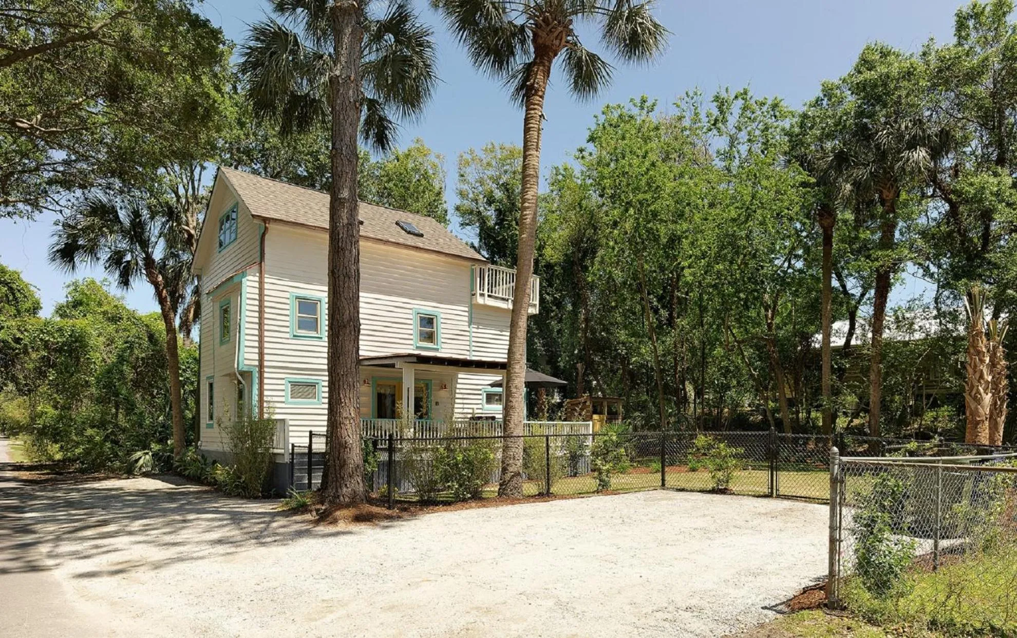 Folly Vacation 305 E Erie Fantastic Location