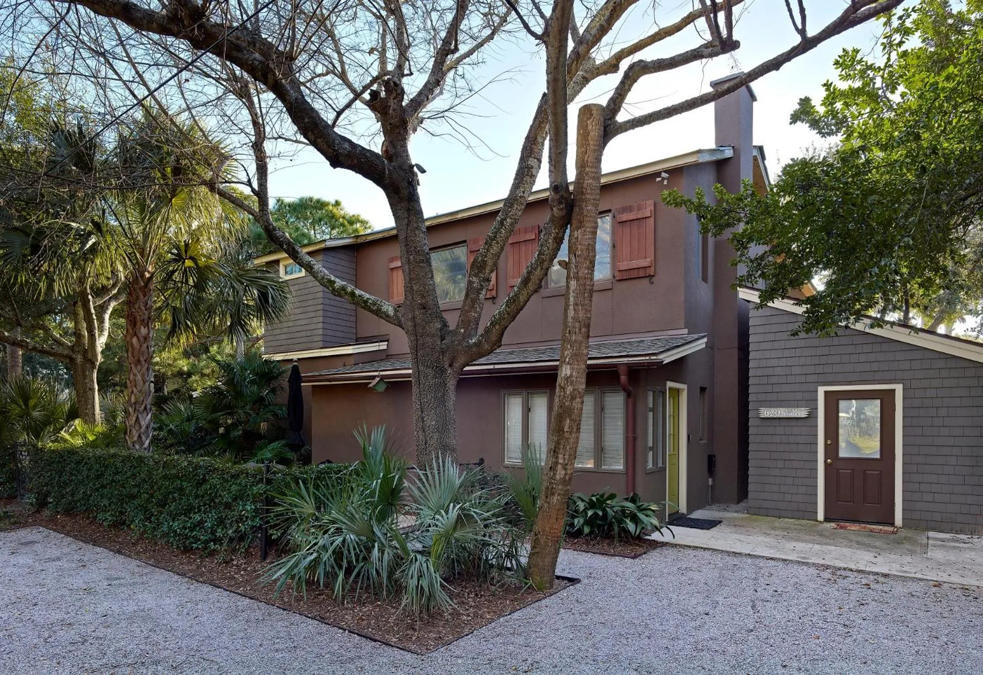 Facade/entrance in Folly Vacation 620 apartment w/bonus room, one block to the beach & pet friendly