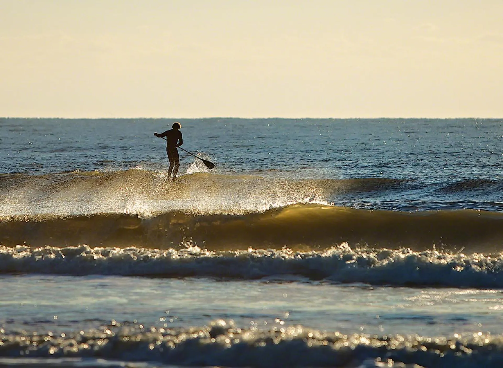 Folly Vacation 620 apartment w/bonus room, one block to the beach & pet friendly