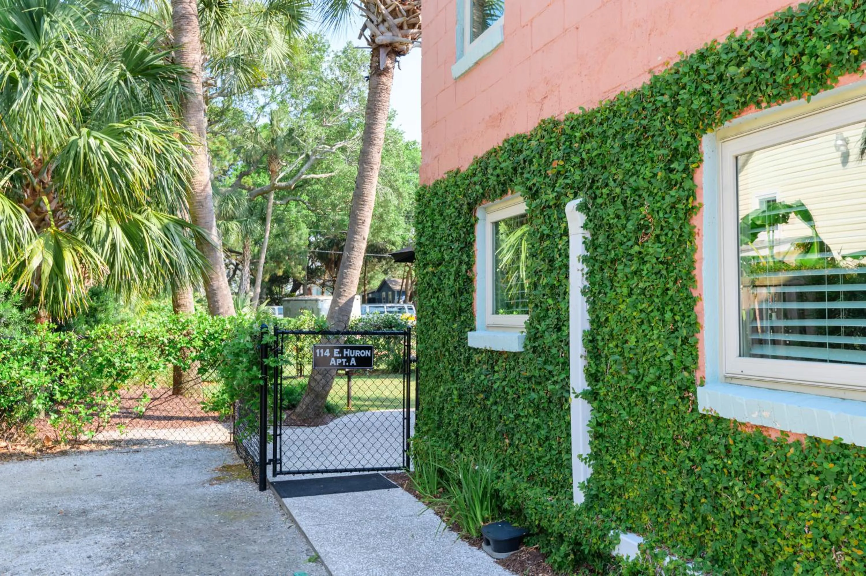 Facade/entrance in Folly Vacation 114A Townhouse near the beach, pet friendly
